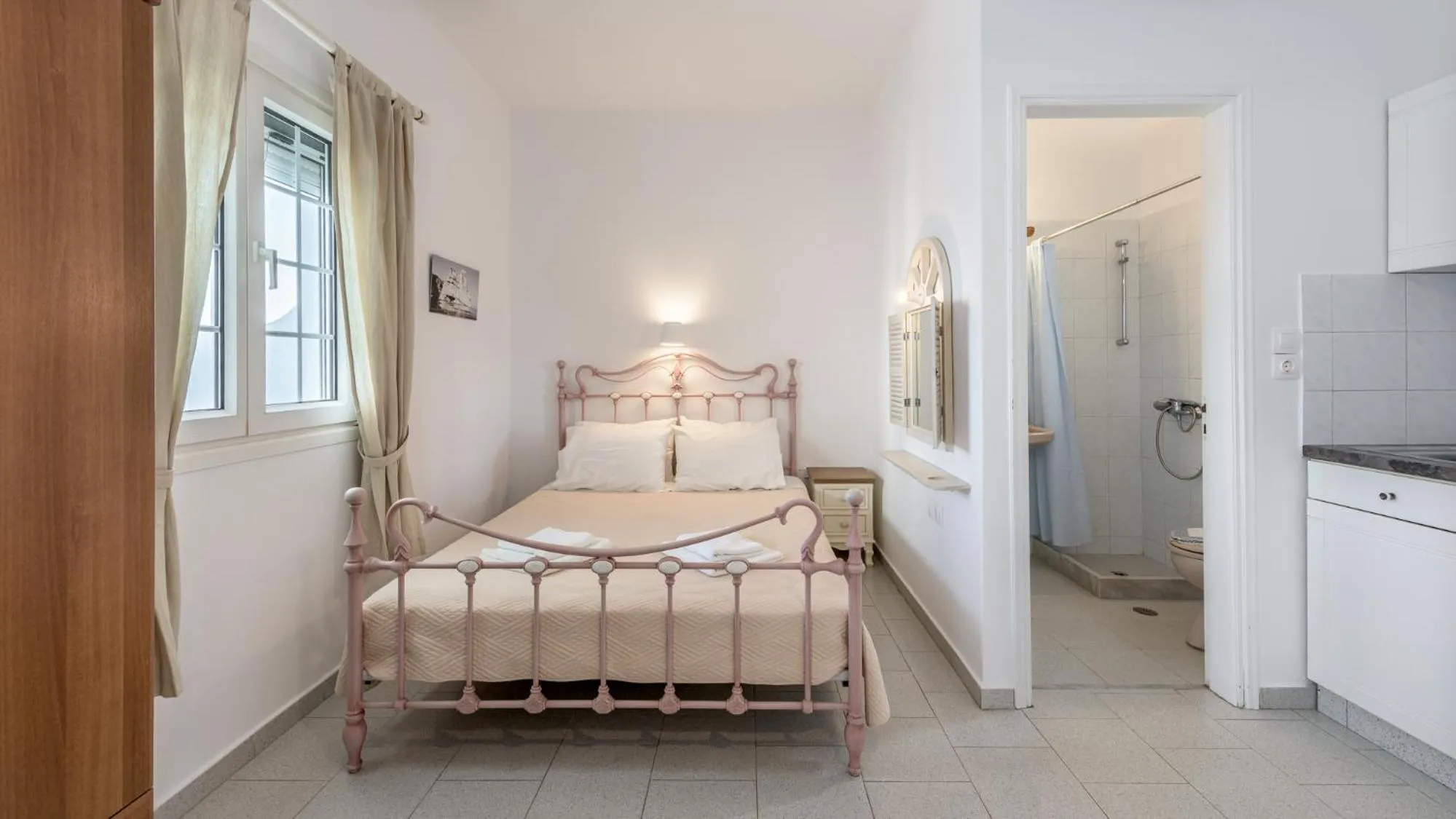 Bed in Giourgas Studios & Apartments