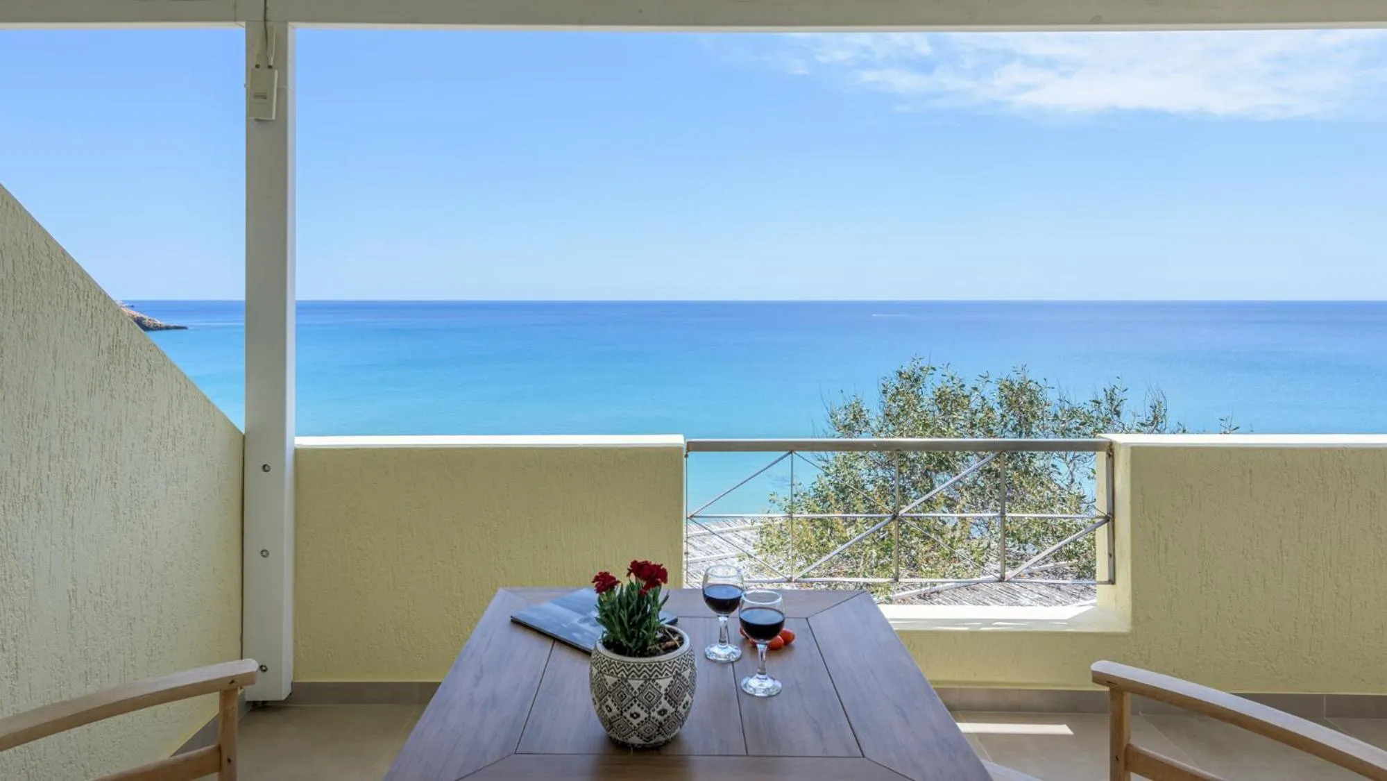 Giourgas Studios & Apartments