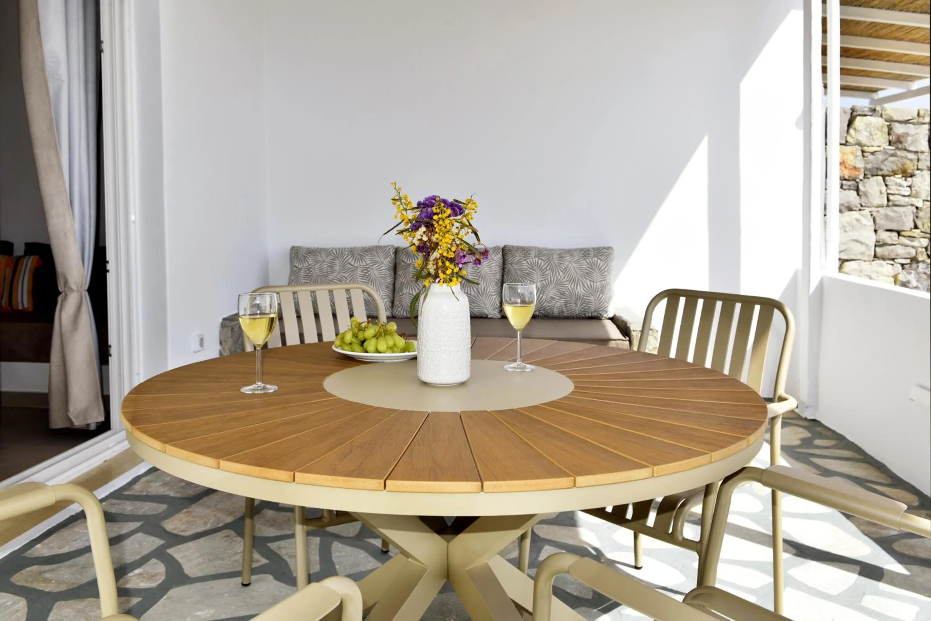 Giourgas Studios & Apartments