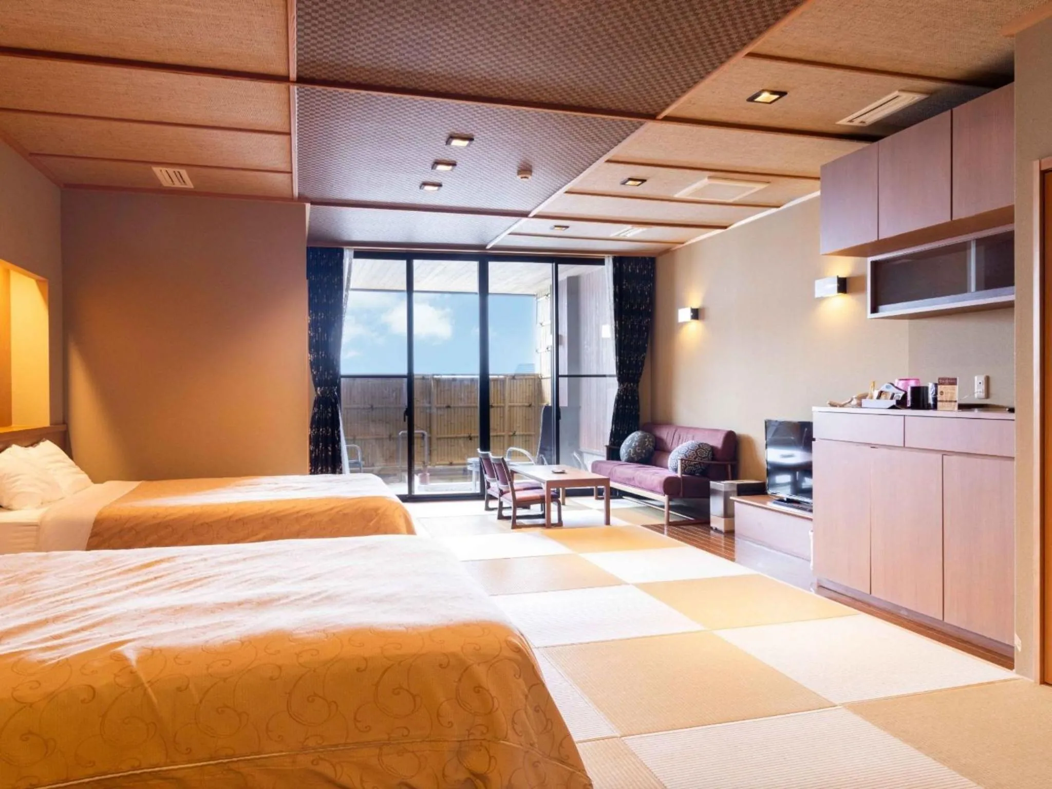 Photo of the whole room, Bed in Manten no Yado