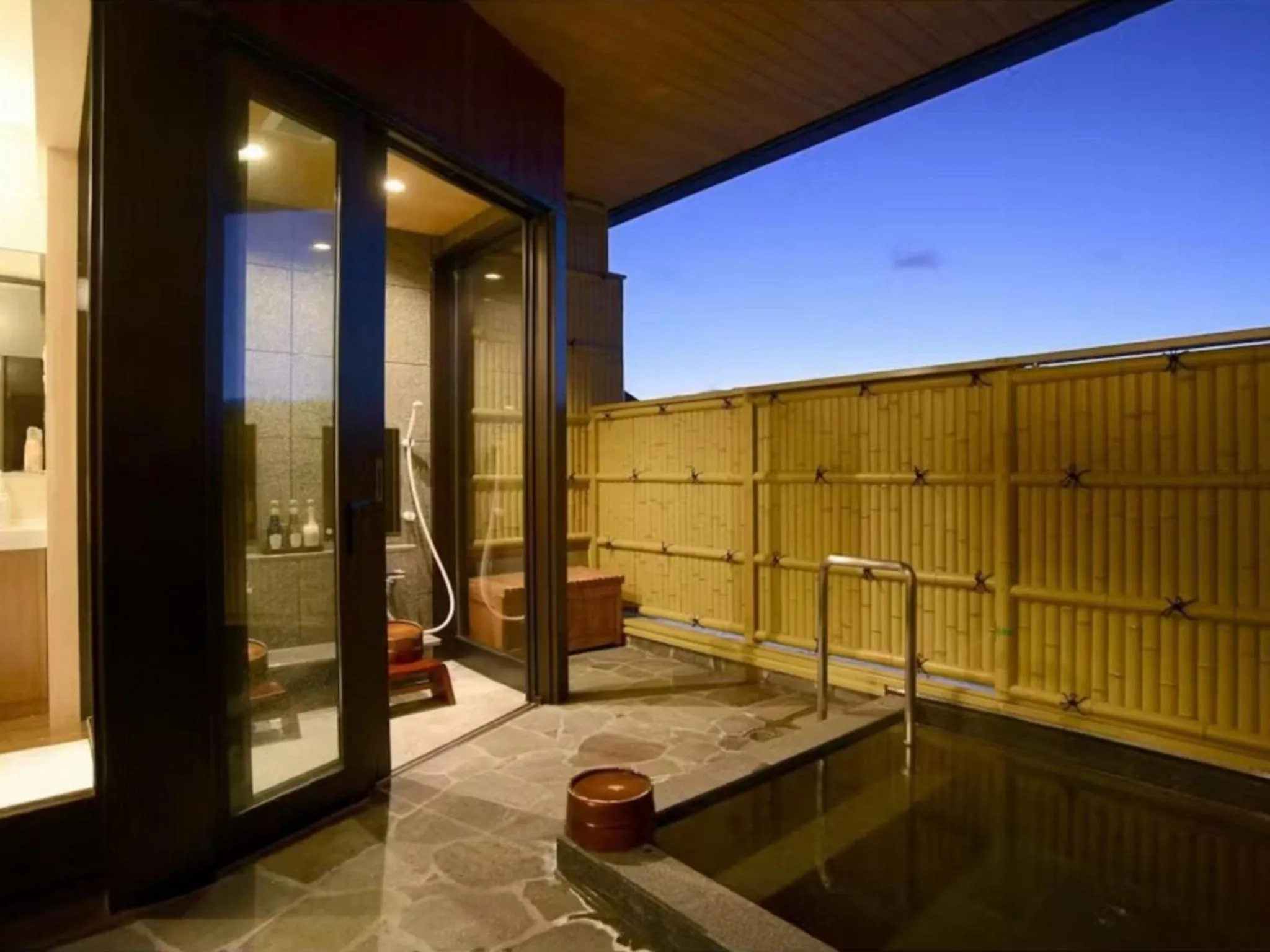 Open Air Bath in Manten no Yado