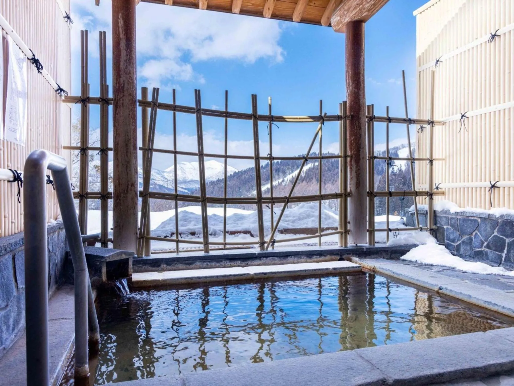 Open Air Bath in Manten no Yado