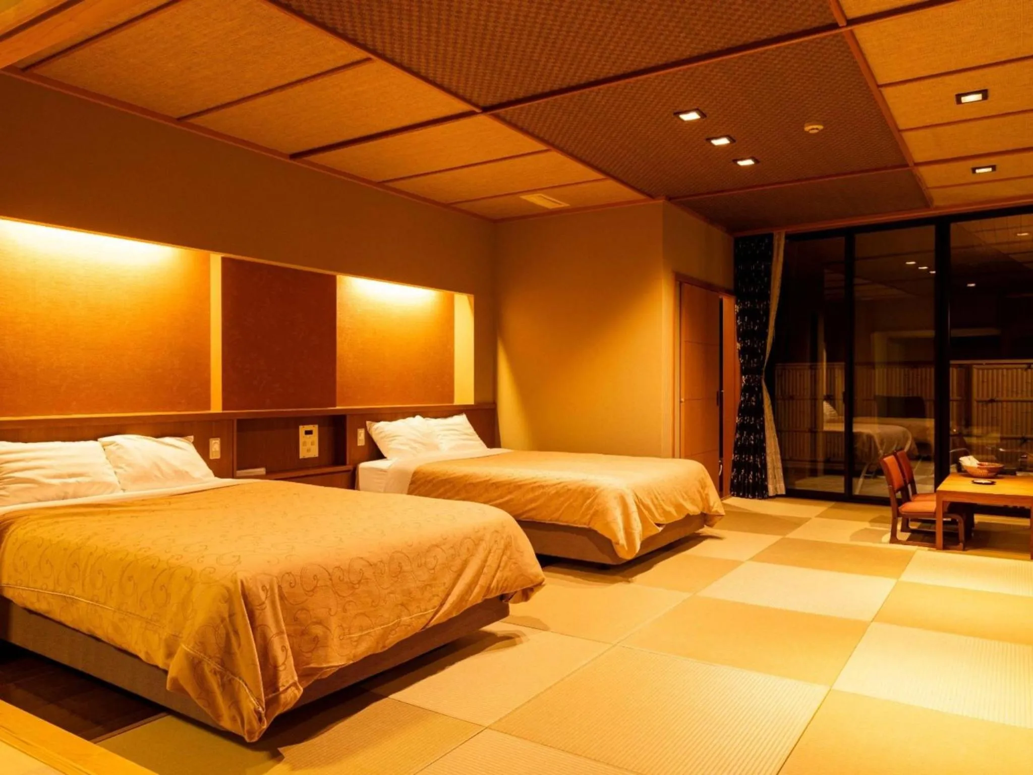 Photo of the whole room, Bed in Manten no Yado