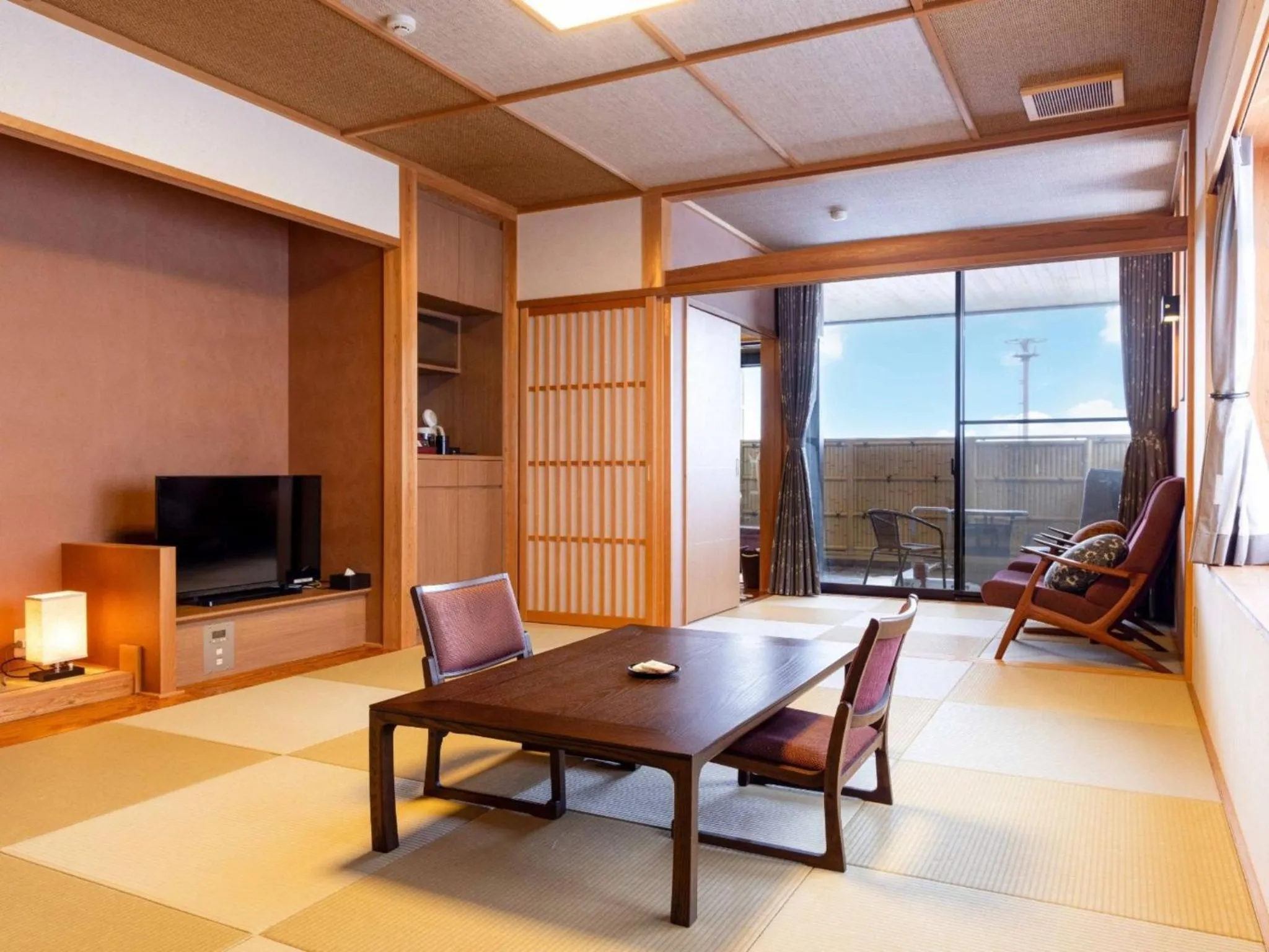 Photo of the whole room in Manten no Yado