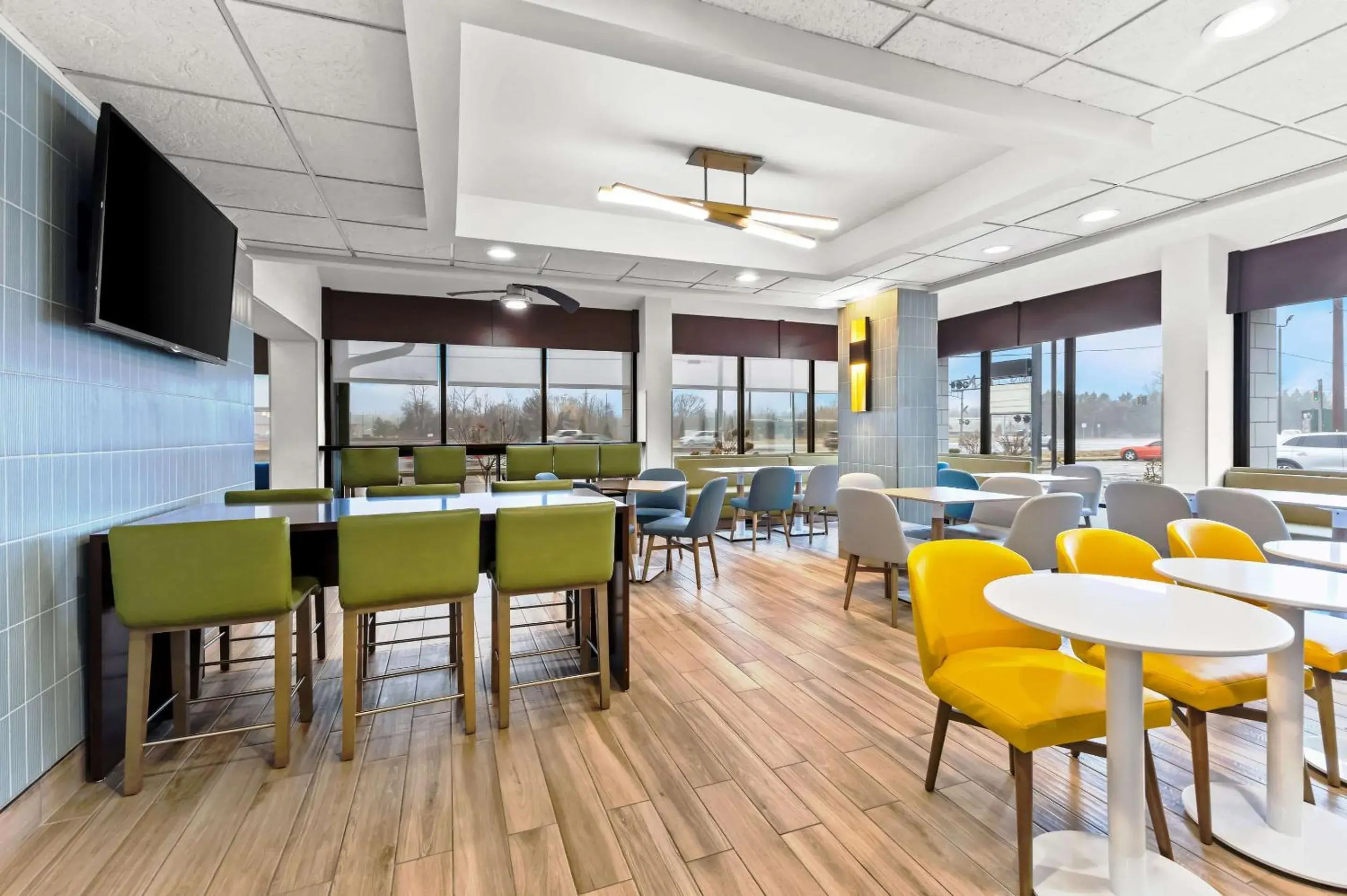 Breakfast in Comfort Inn & Suites Evansville Airport Breakfast in Comfort Inn & Suites Evansville Airport