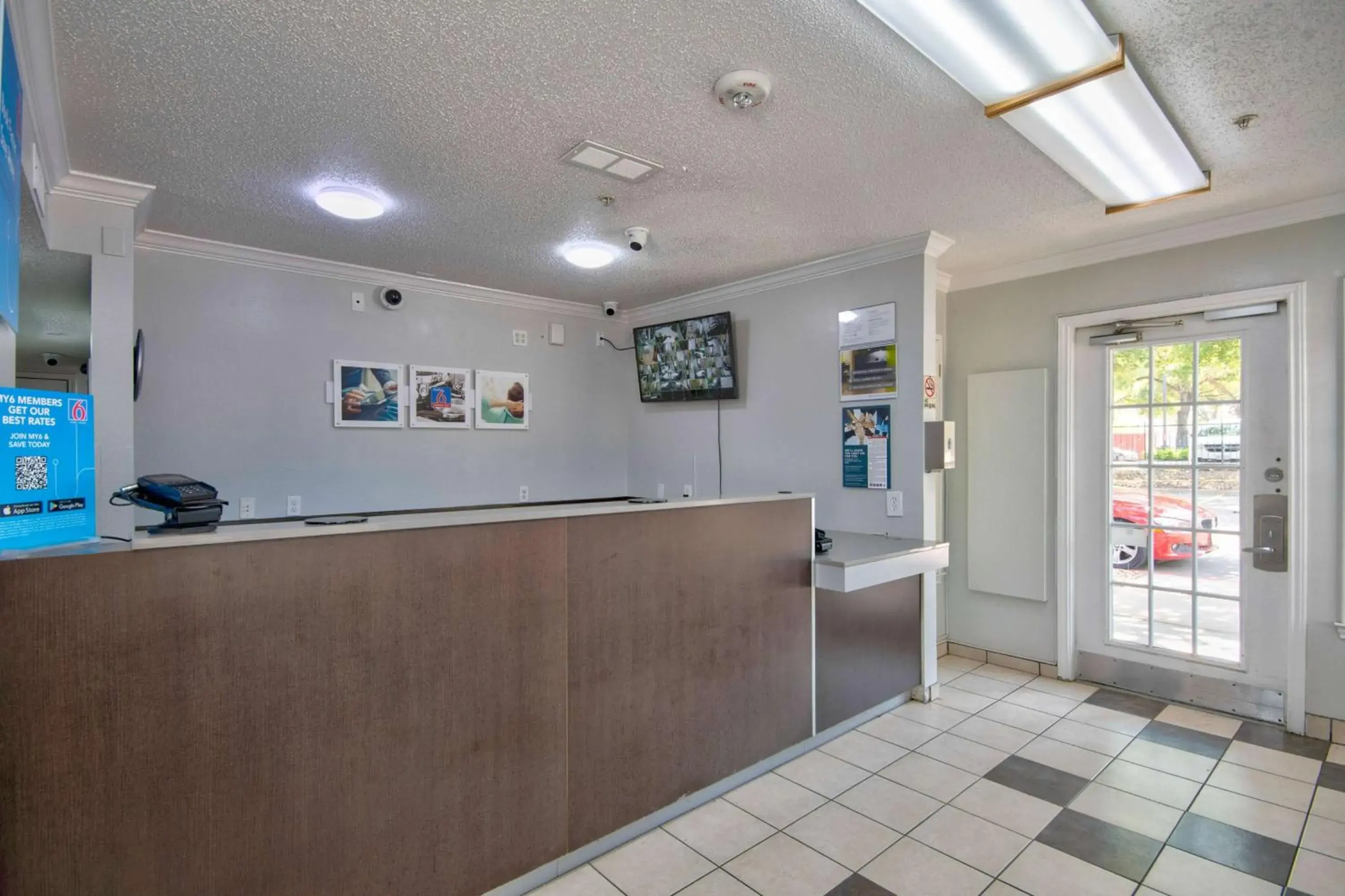 Lobby or reception in Studio 6-Austin, TX - Midtown Lobby or reception in Studio 6-Austin, TX - Midtown