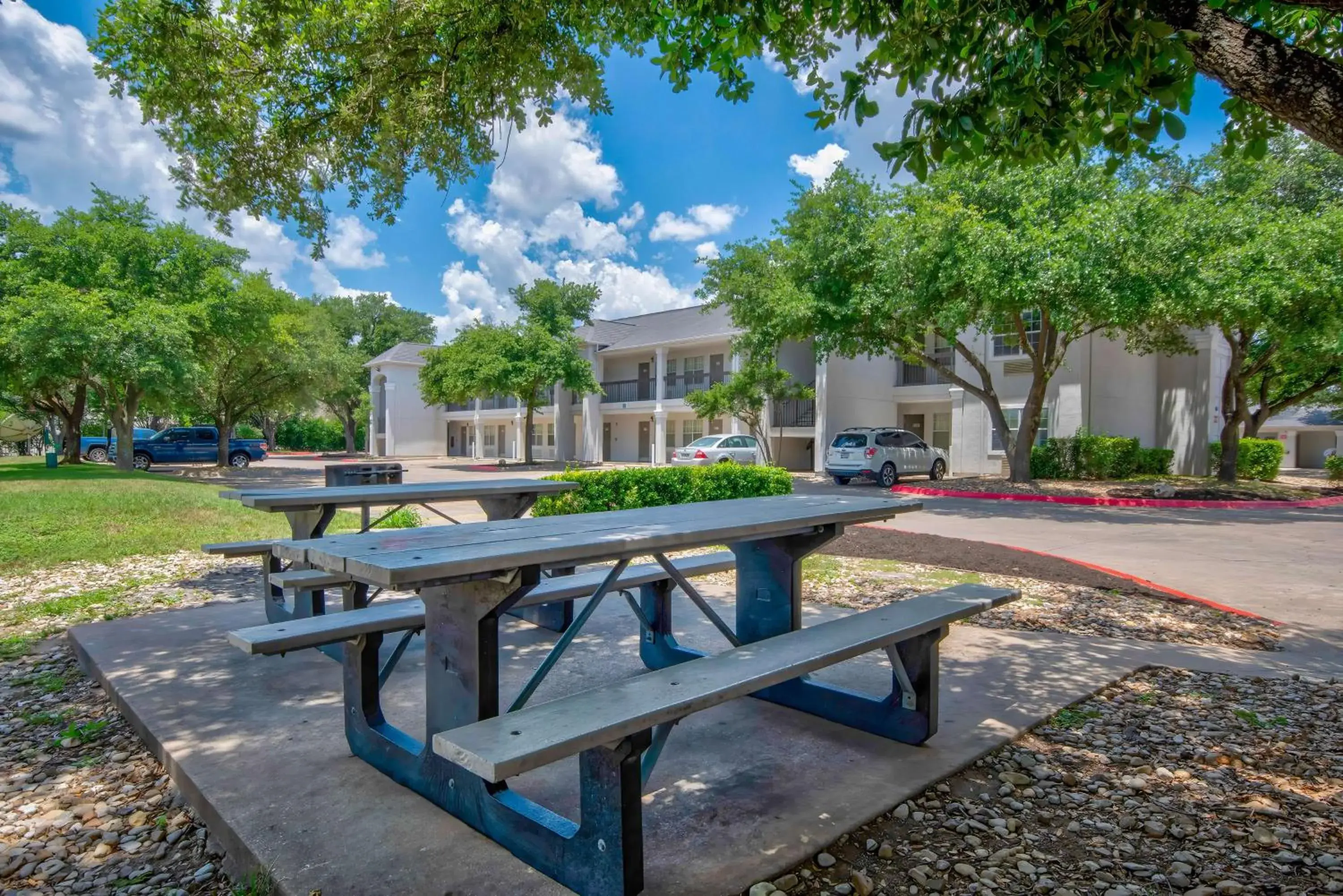 Property building in Studio 6-Austin, TX - Midtown Property building in Studio 6-Austin, TX - Midtown