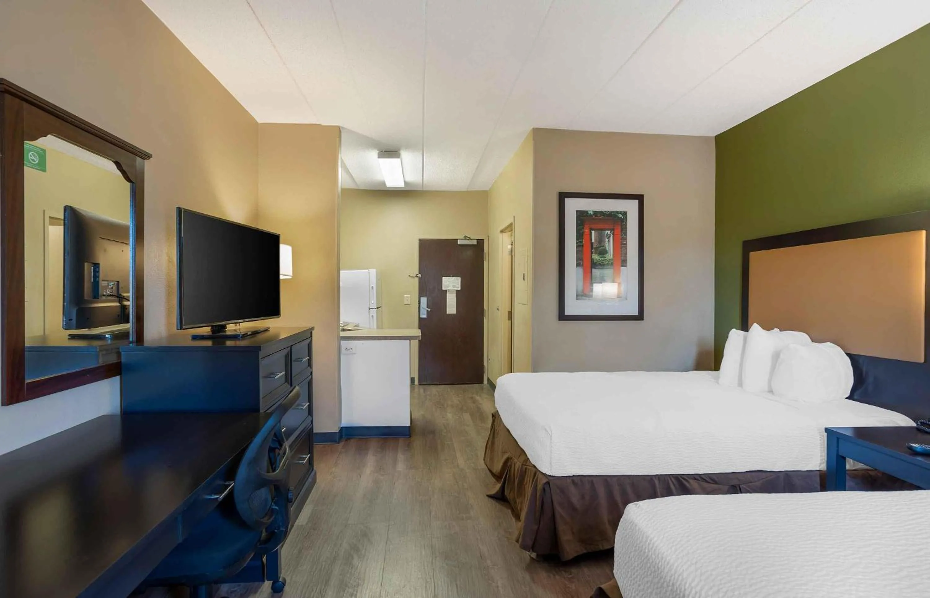 Bedroom, Bed in Extended Stay America Suites - Philadelphia - Airport - Tinicum Blvd