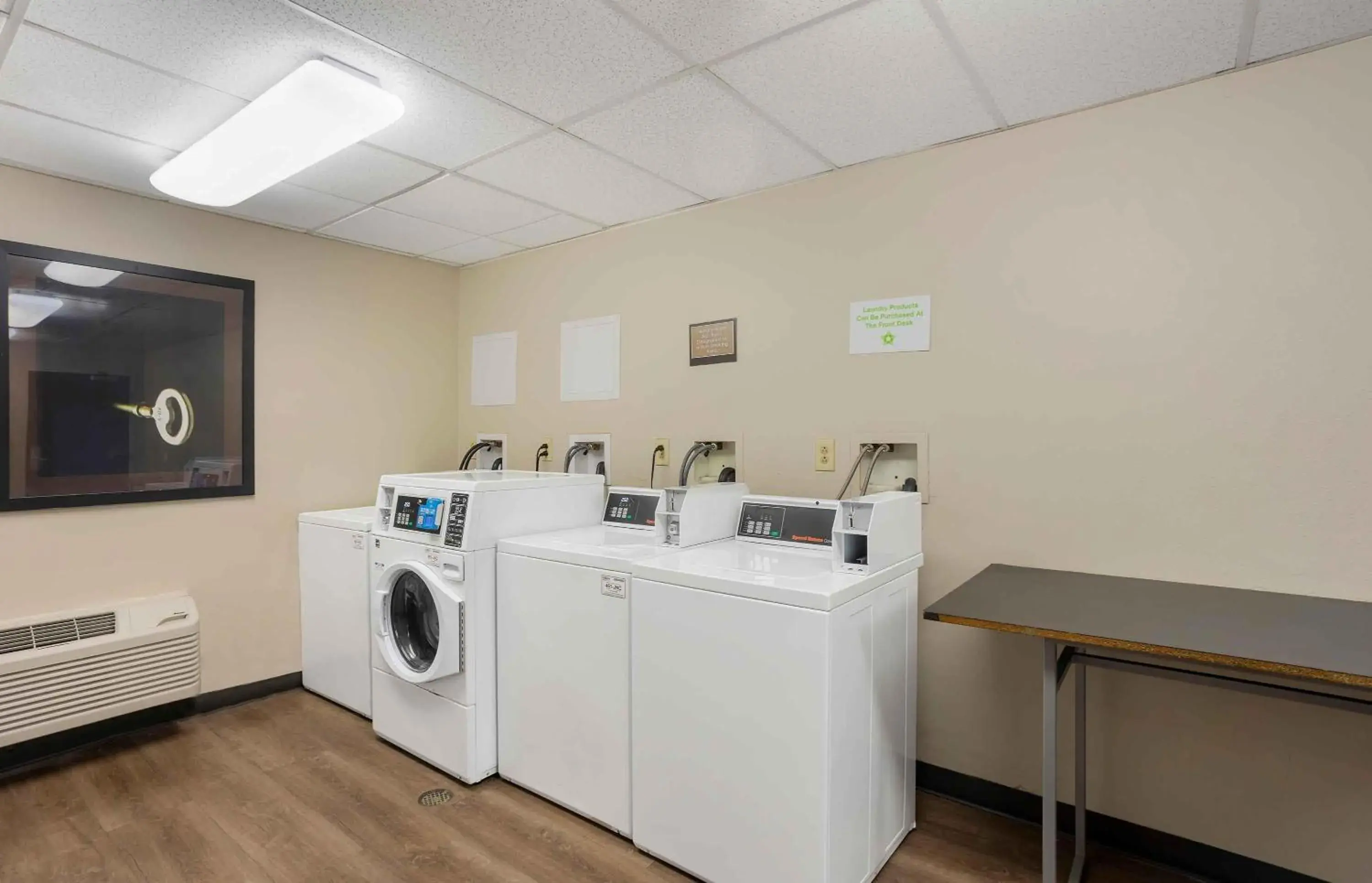 Property building in Extended Stay America Suites - Philadelphia - Airport - Tinicum Blvd Property building in Extended Stay America Suites - Philadelphia - Airport - Tinicum Blvd