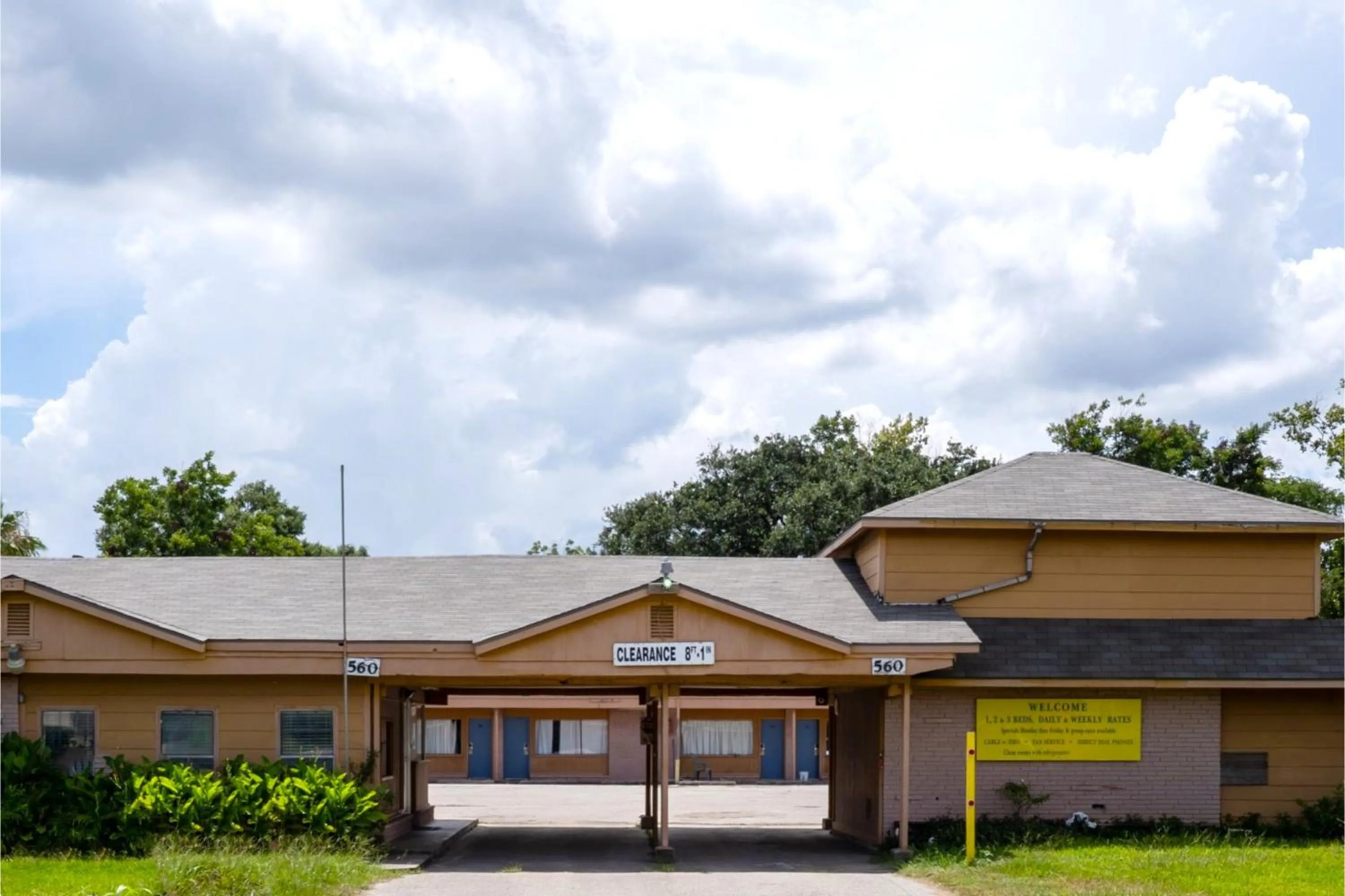 Facade/entrance in Capital O Parker Motel Clute Jackson Tx 332