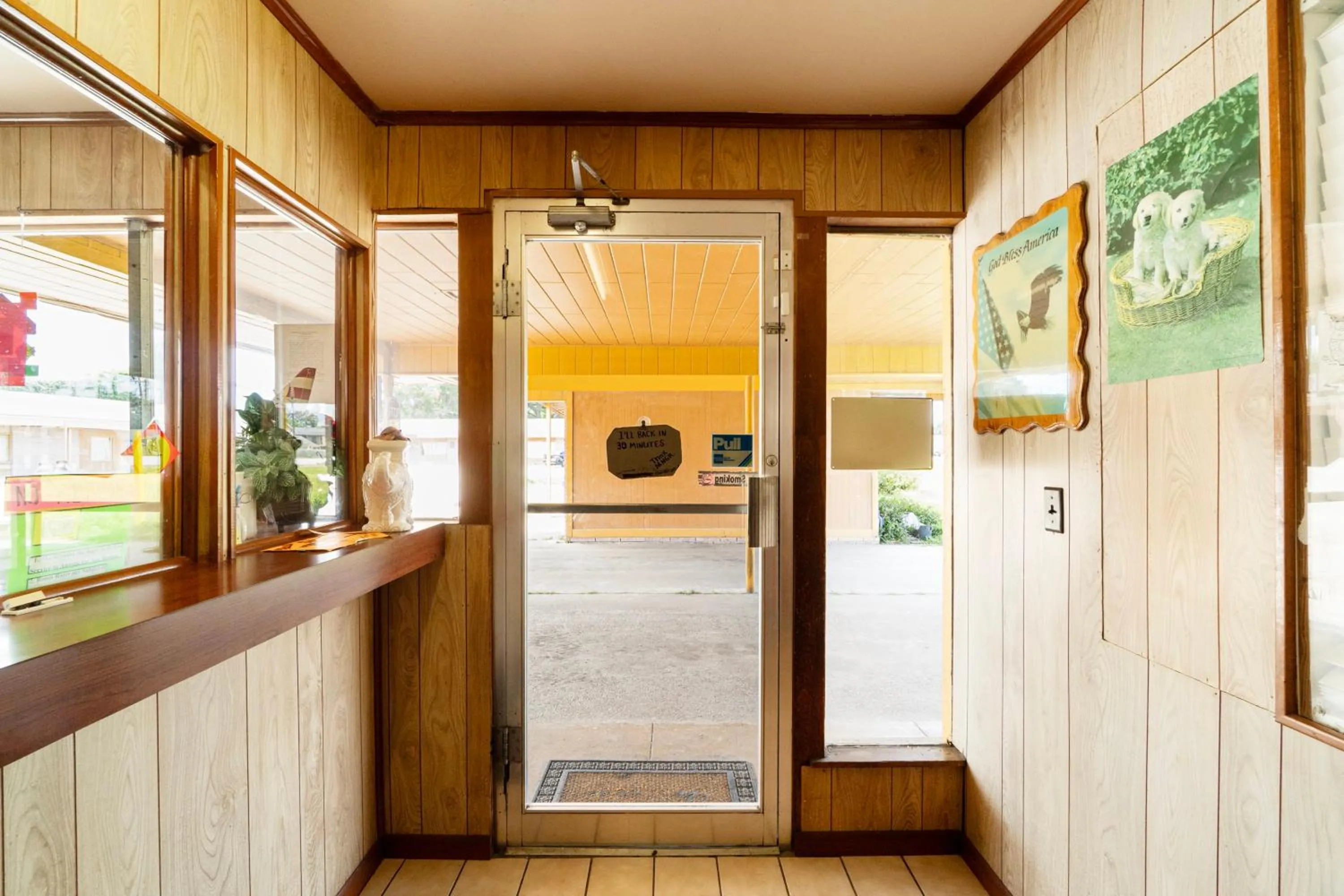 Lobby or reception in Capital O Parker Motel Clute Jackson Tx 332