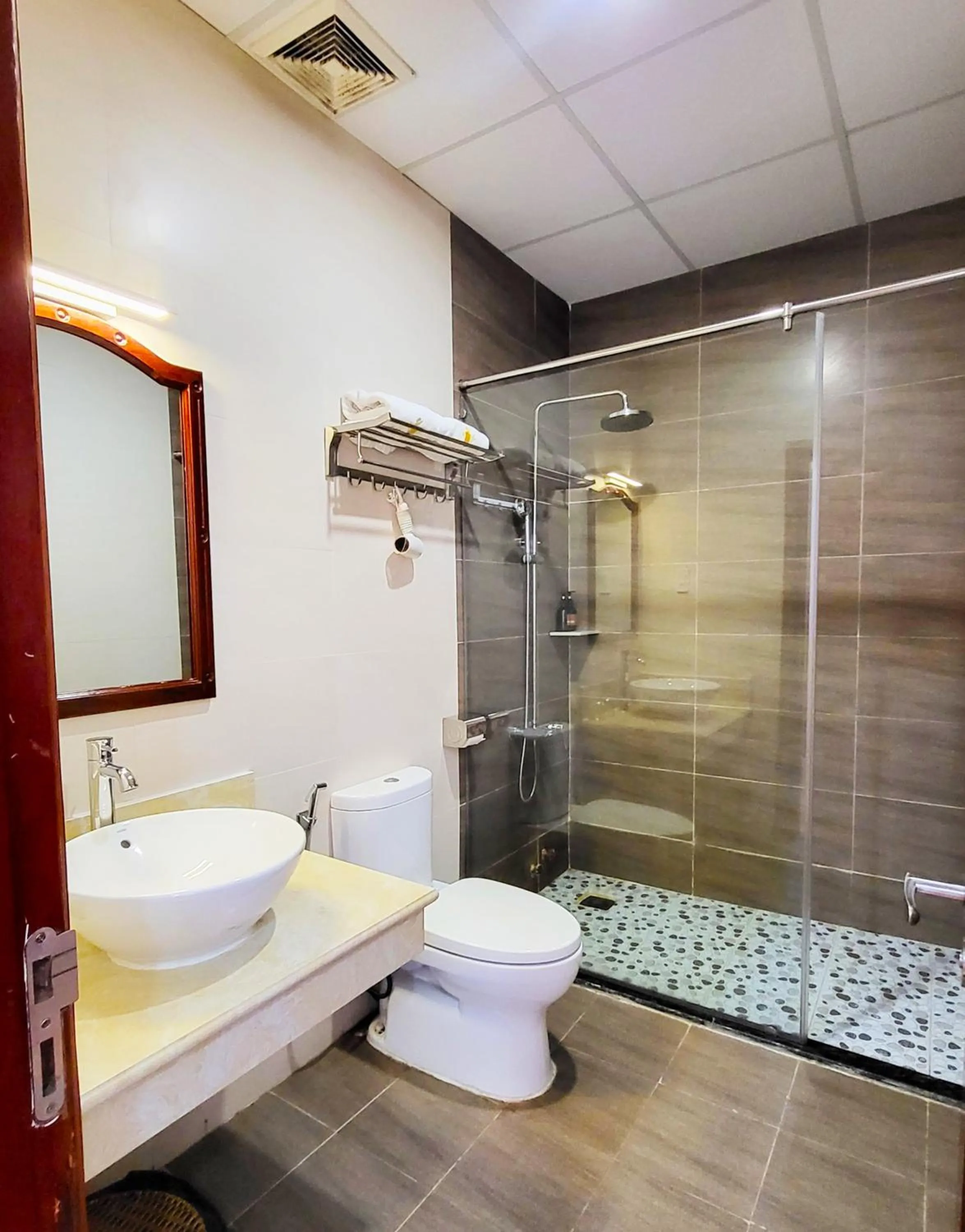 Toilet in Hoang Son Hotel - Can Tho