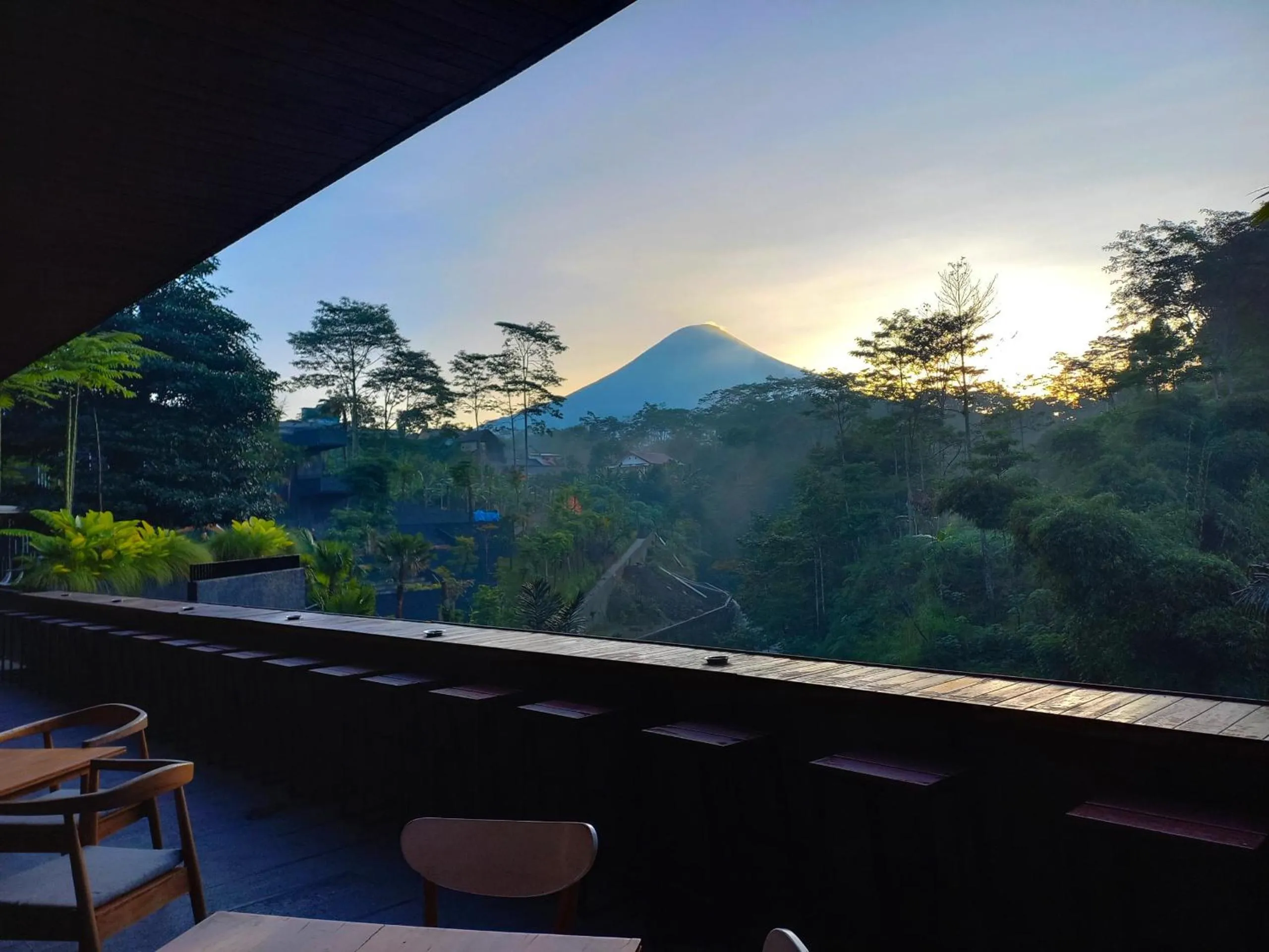 Restaurant/places to eat in Hotel Dafam Wonosobo