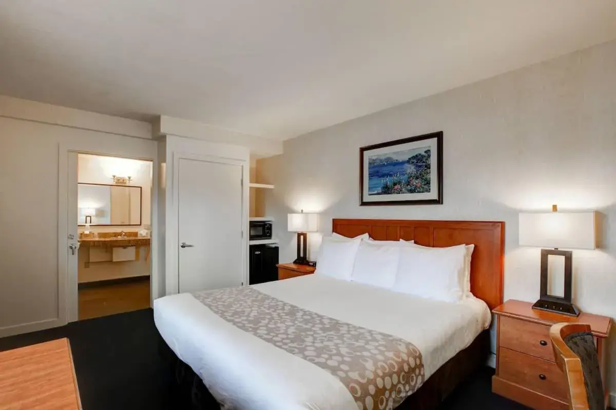 King Room - Disability Access in Newport Channel Inn King Room - Disability Access in Newport Channel Inn