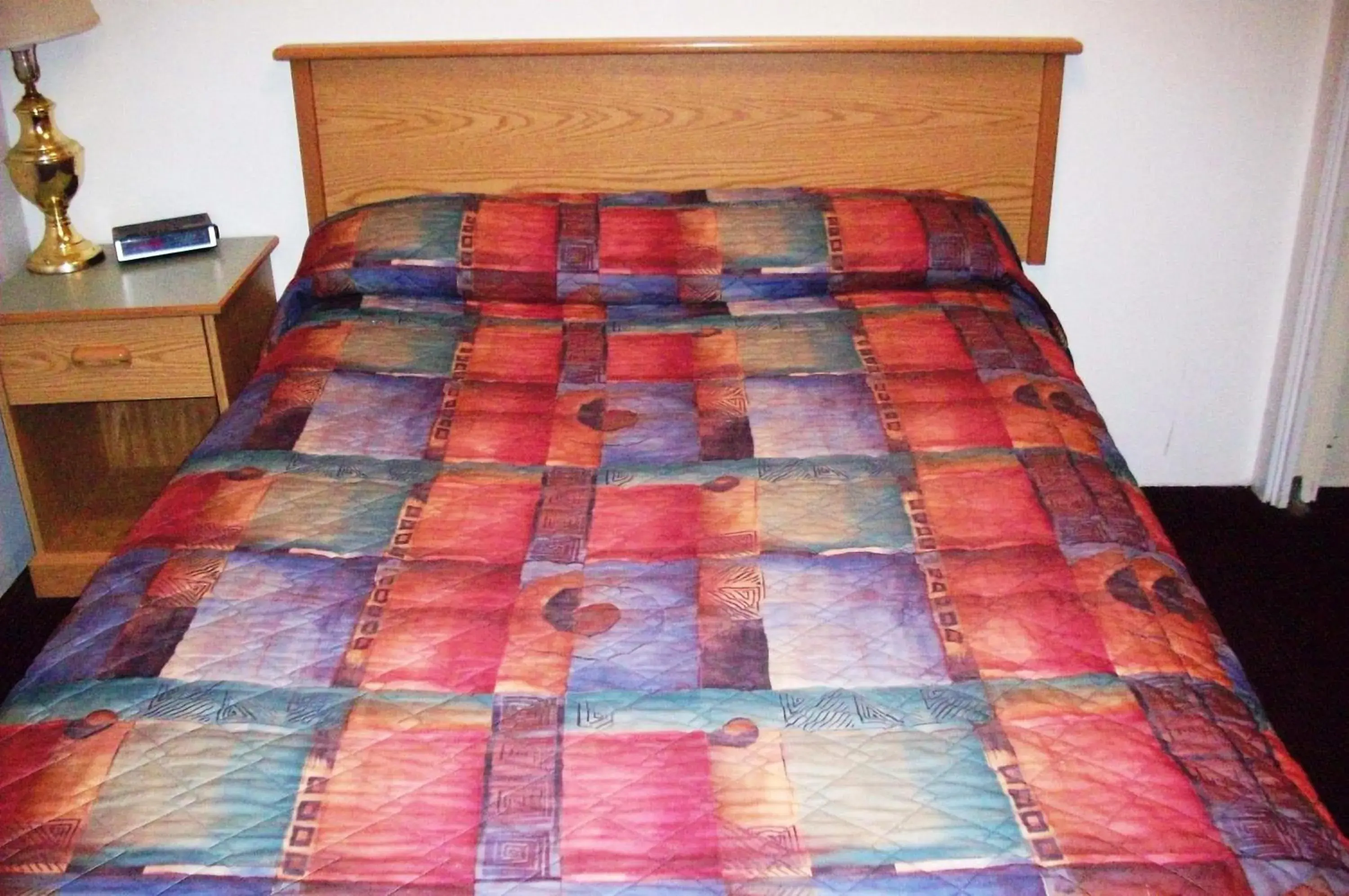 Bed in Hilander Motel Bed in Hilander Motel