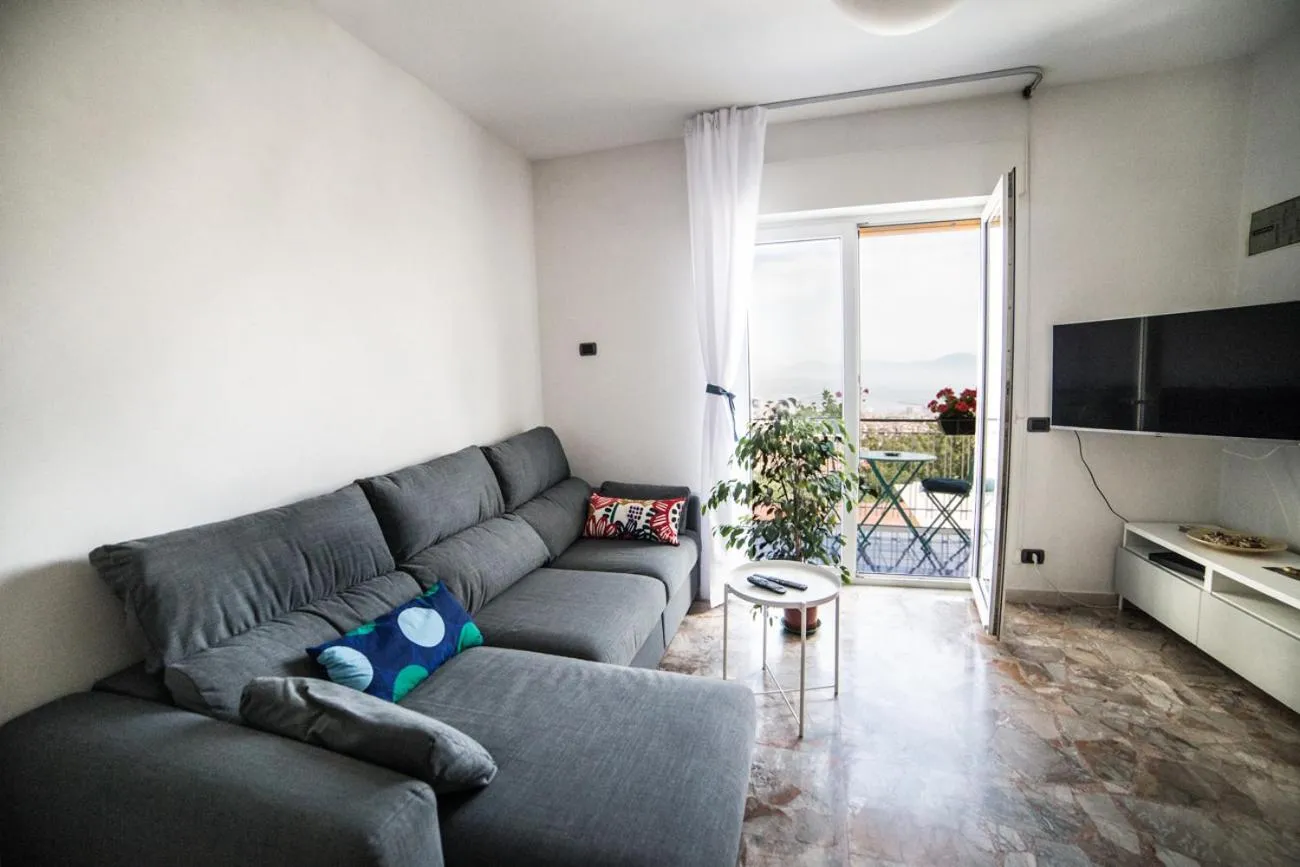 Communal lounge/ TV room in B&B Pacifico