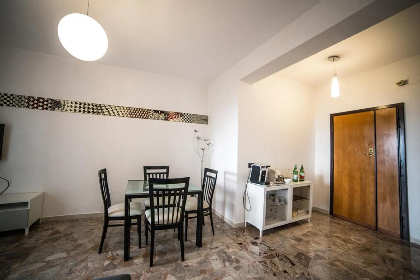 Communal lounge/ TV room in B&B Pacifico