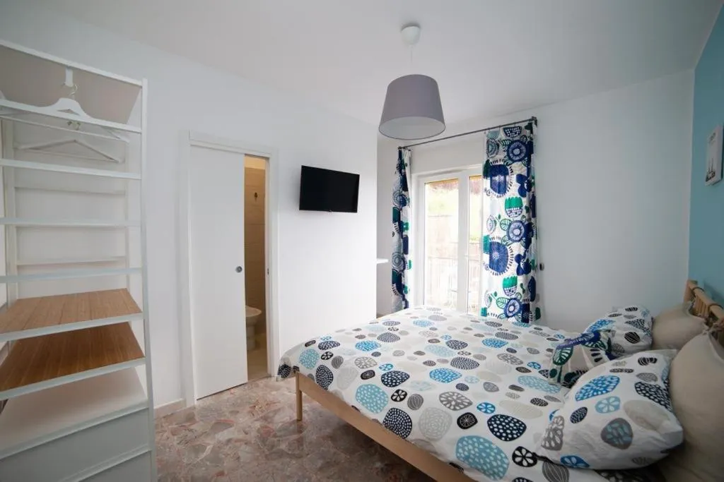 TV and multimedia, Bed in B&B Pacifico