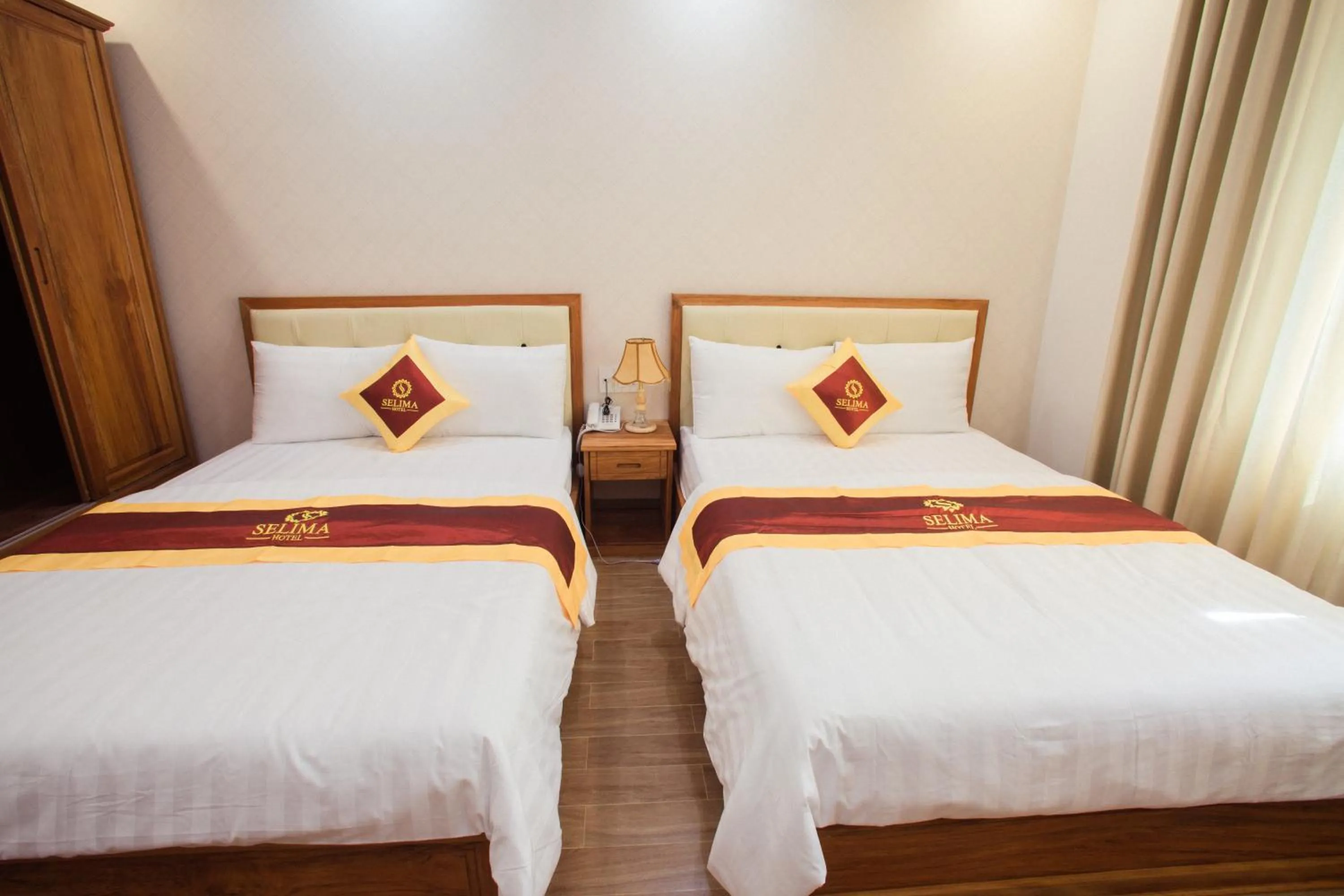 Bedroom, Bed in Selima Hotel