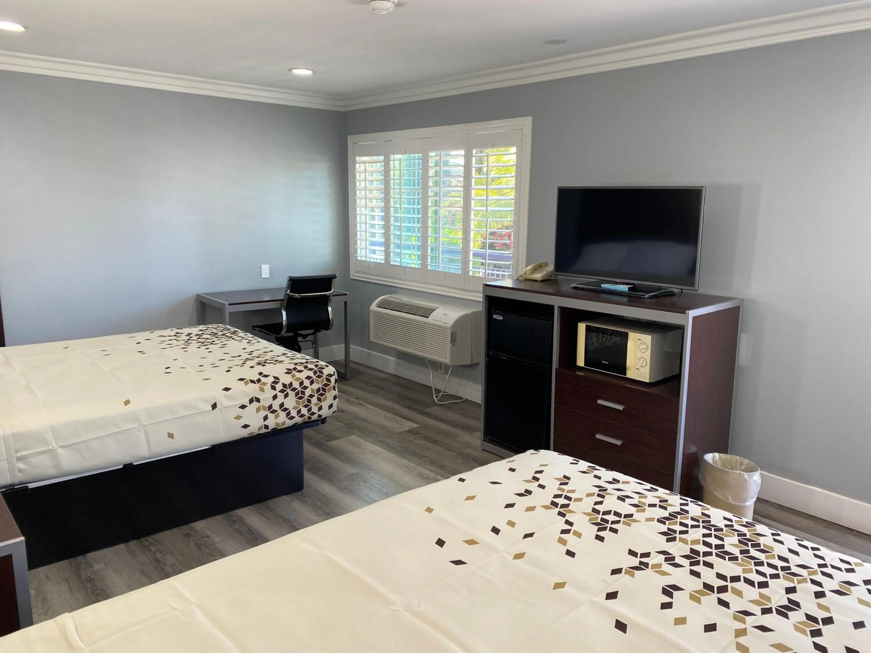 TV and multimedia, Bed in Regency Motel