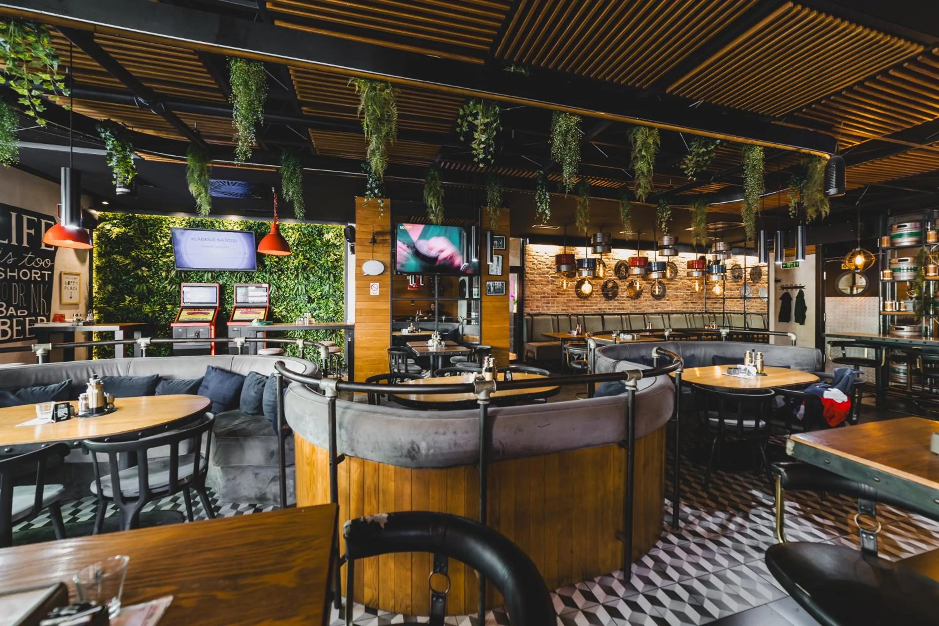 Restaurant/places to eat in Hotel 219 Budva