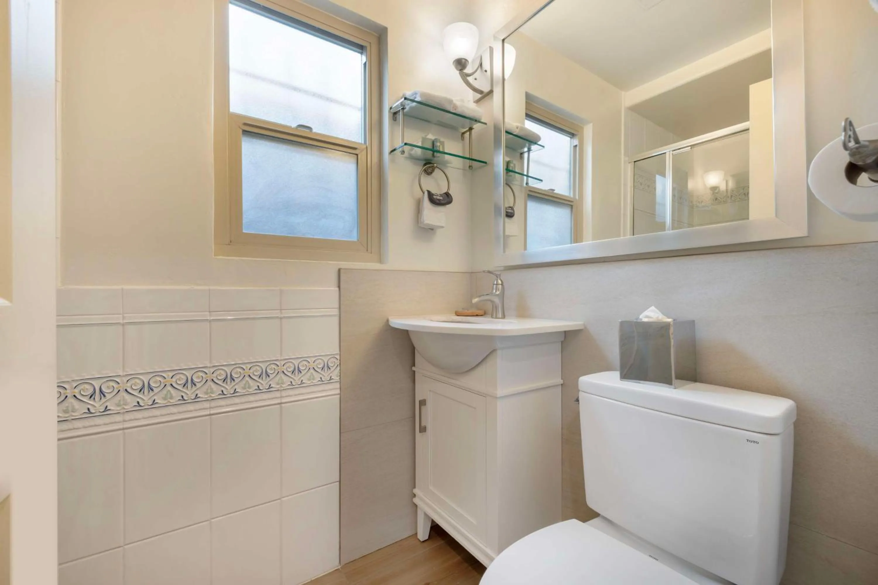 Bathroom in Best Western Downtown San Diego