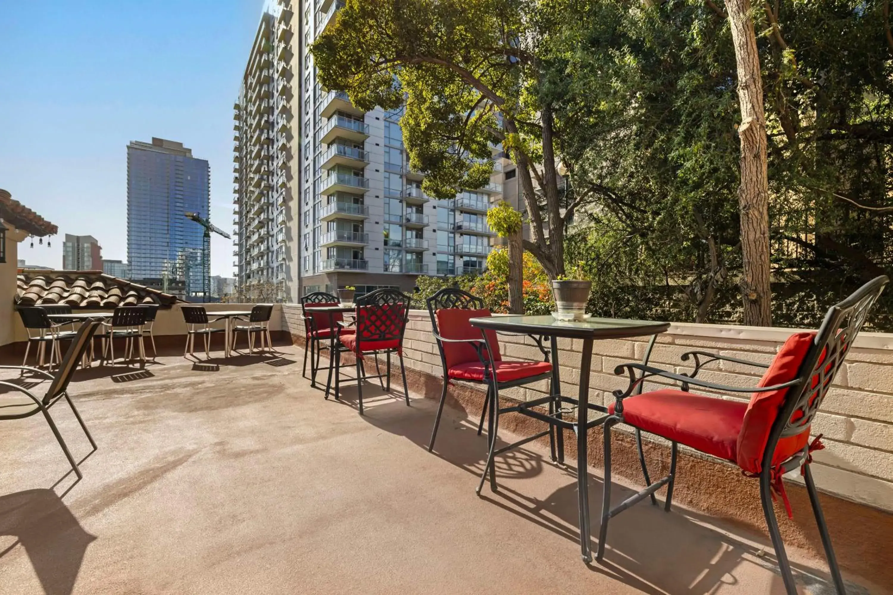 Property building in Best Western Downtown San Diego Property building in Best Western Downtown San Diego