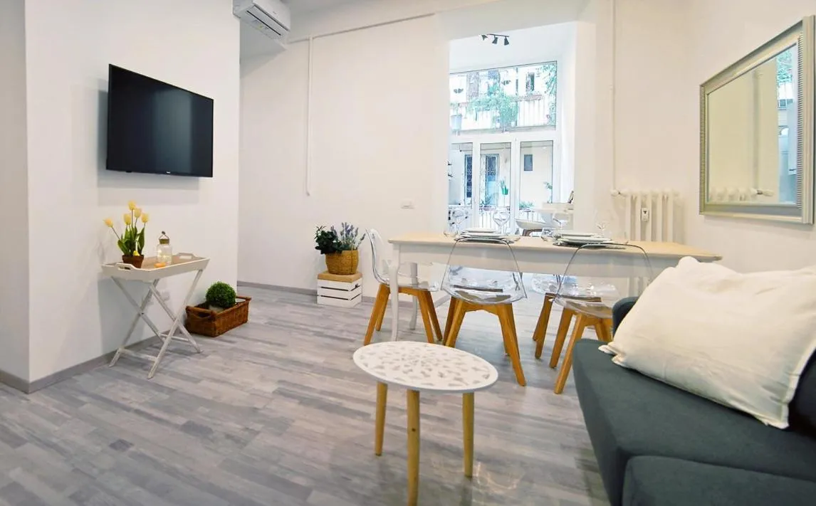 Pompeo Magno White Luxury Apartment