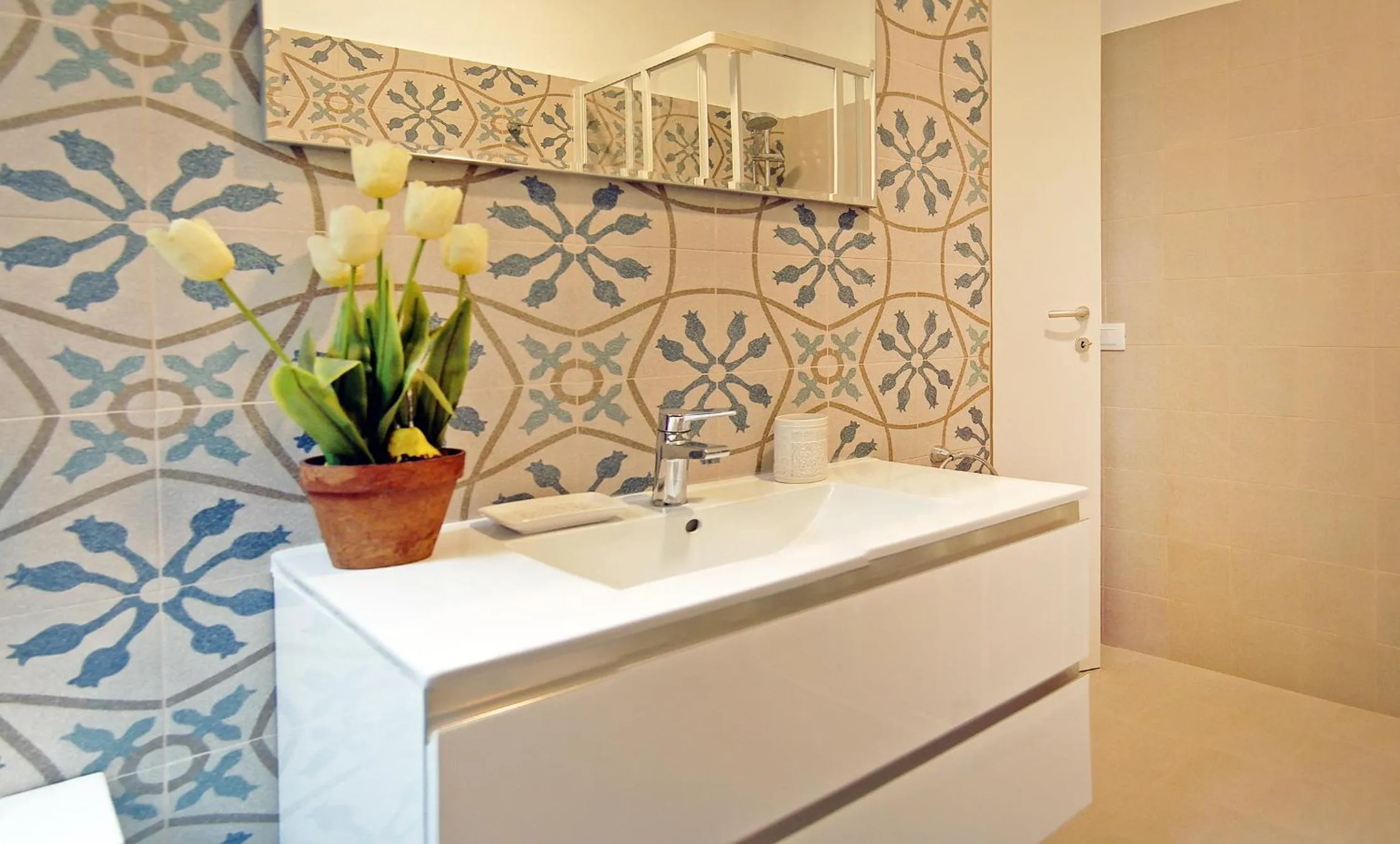 Pompeo Magno White Luxury Apartment