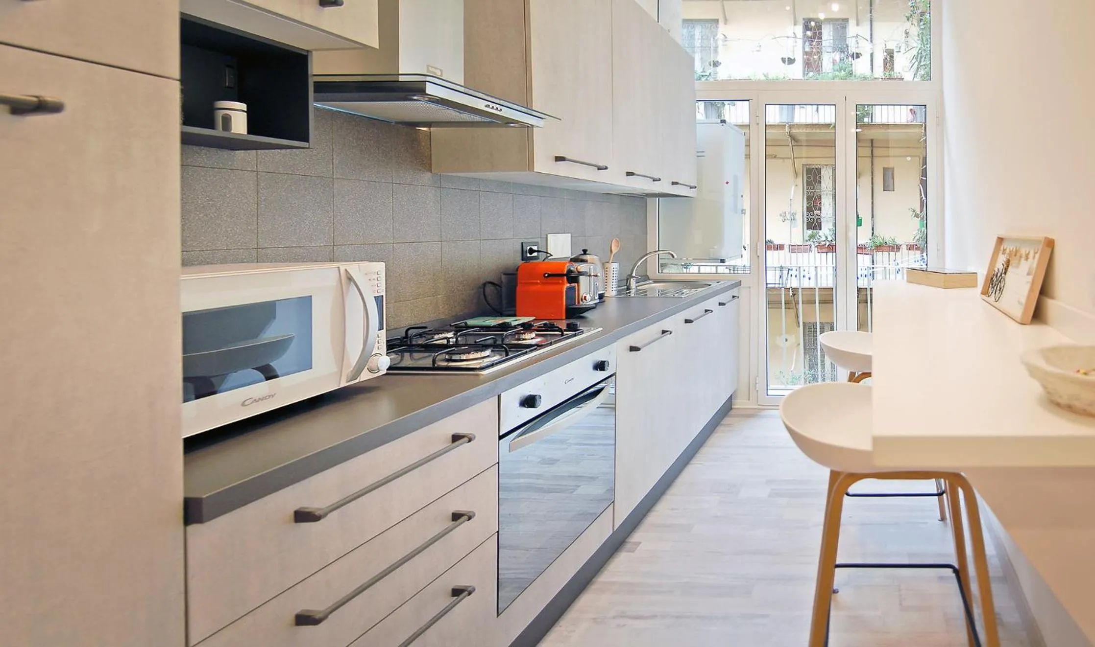 Pompeo Magno White Luxury Apartment