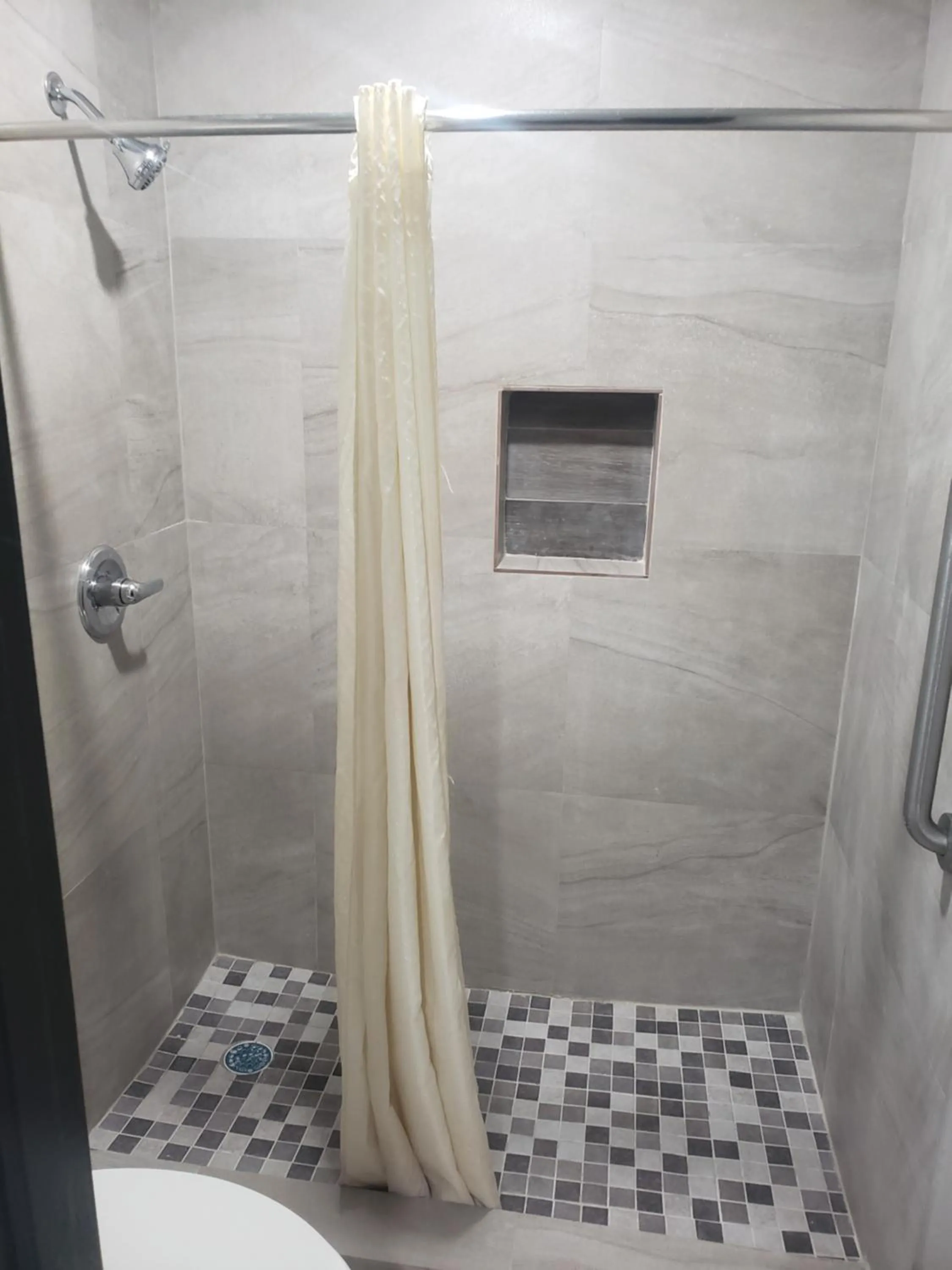 Cotulla Executive Inn