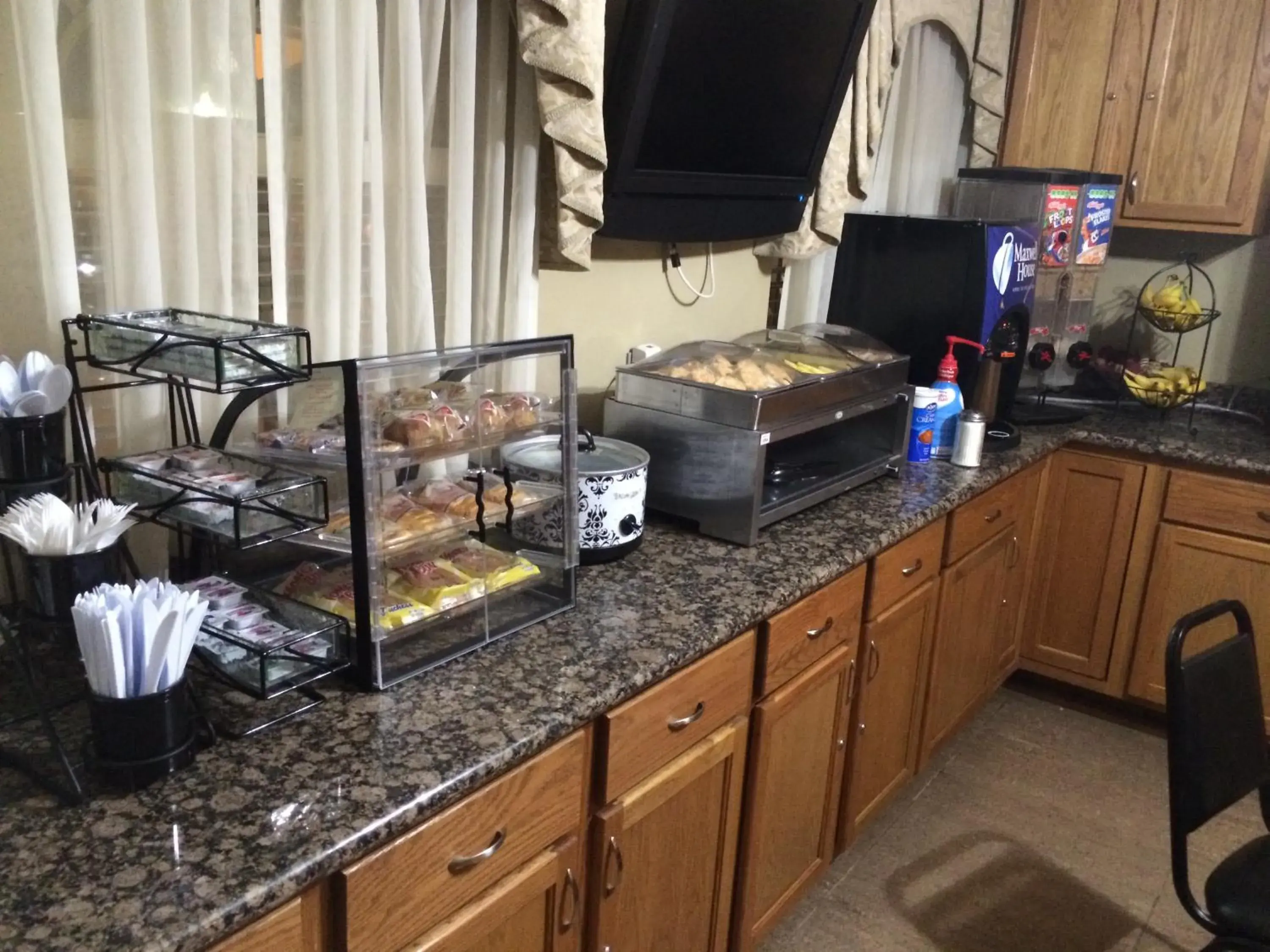 Breakfast in Cotulla Executive Inn Breakfast in Cotulla Executive Inn