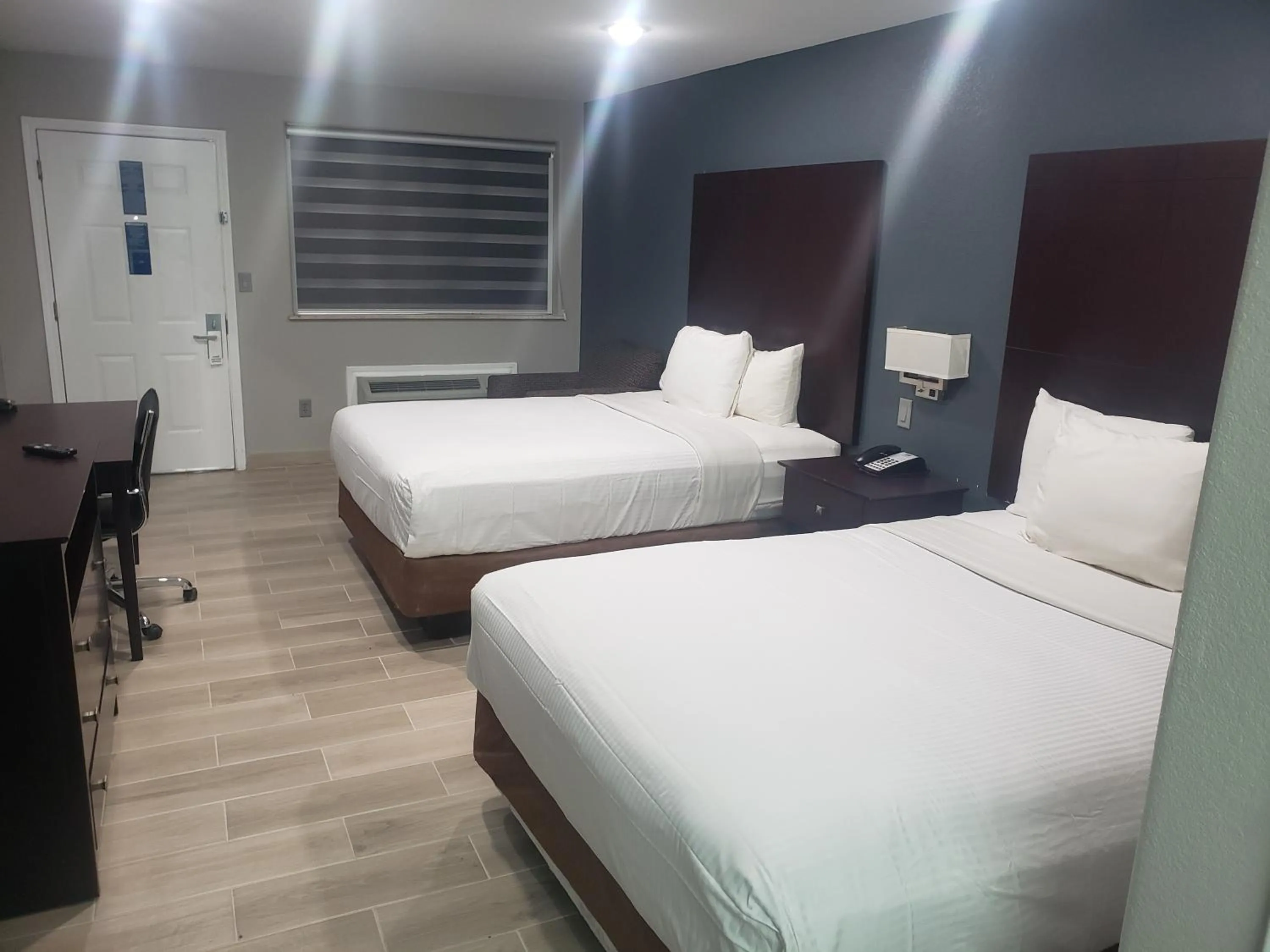 Bed in Cotulla Executive Inn