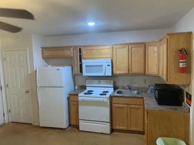 Cotulla Executive Inn