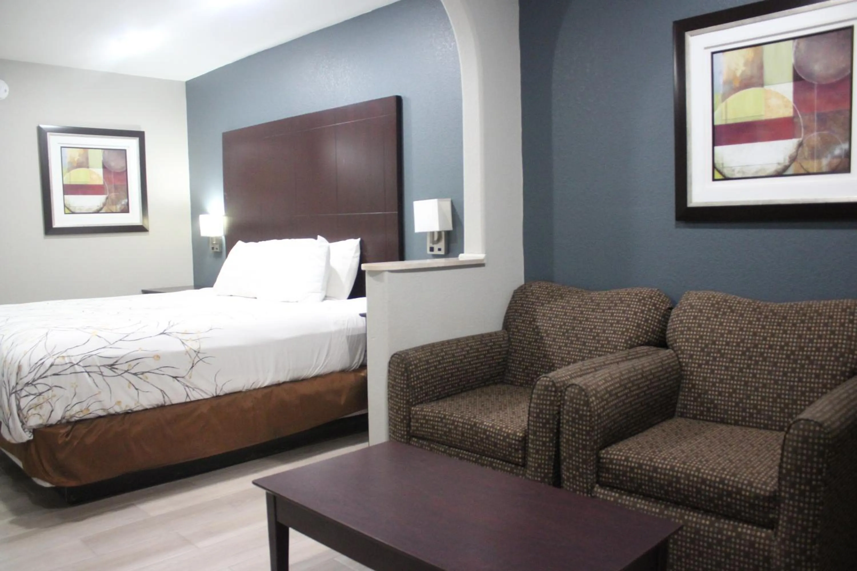 Bed in Cotulla Executive Inn