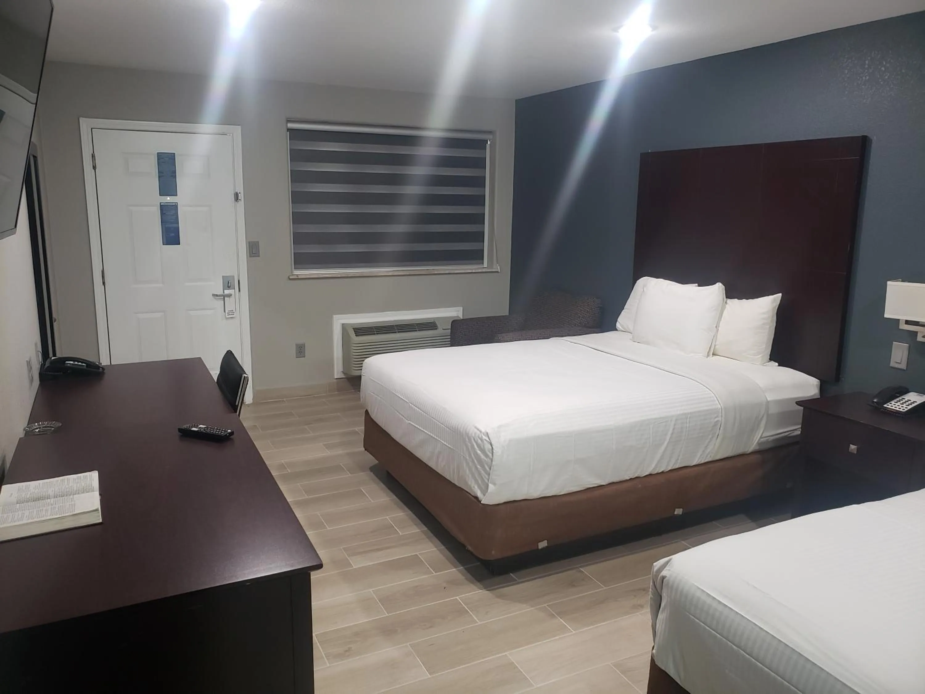 Bed in Cotulla Executive Inn