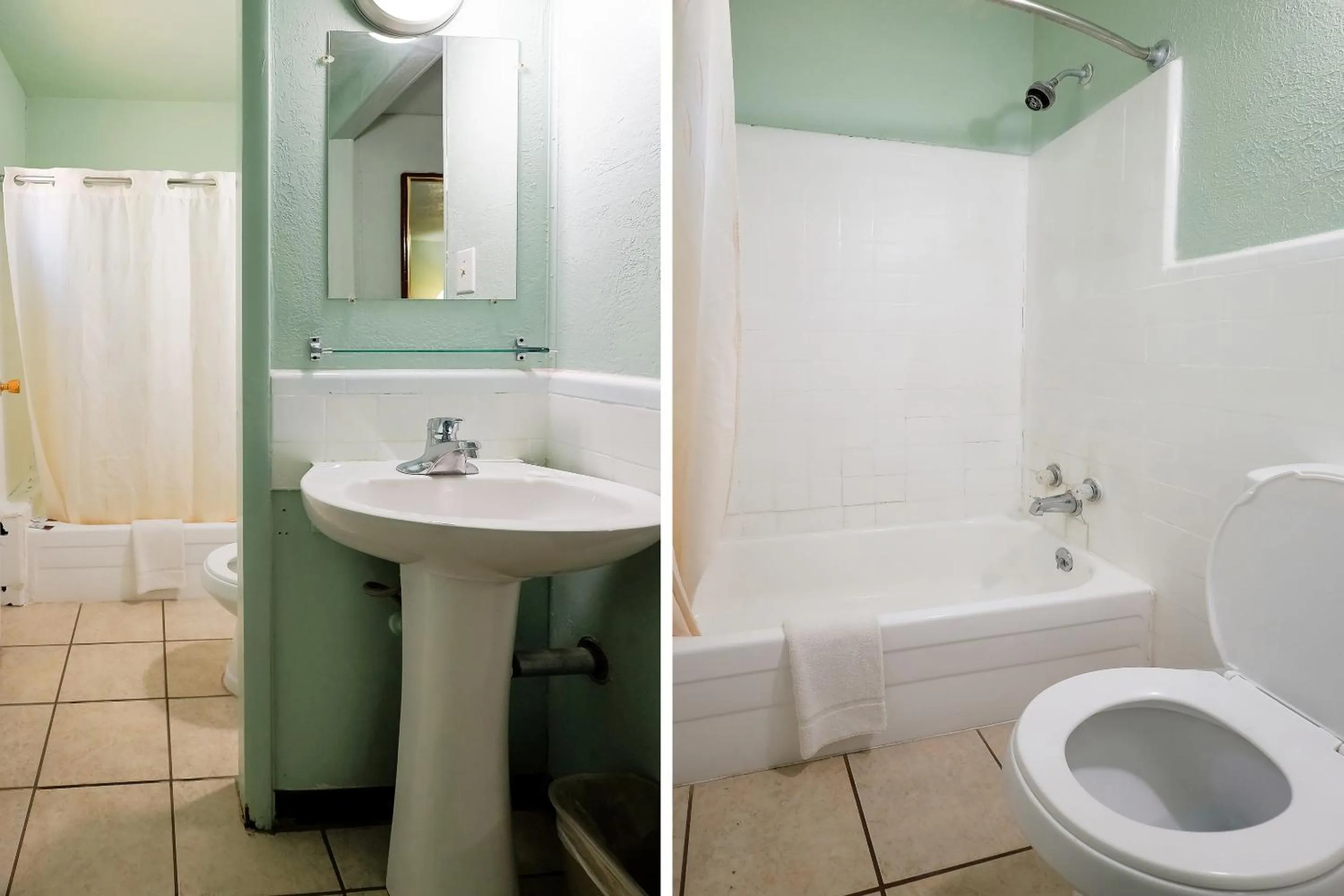 Bathroom in Route 66 Inn of Santa Rosa, NM