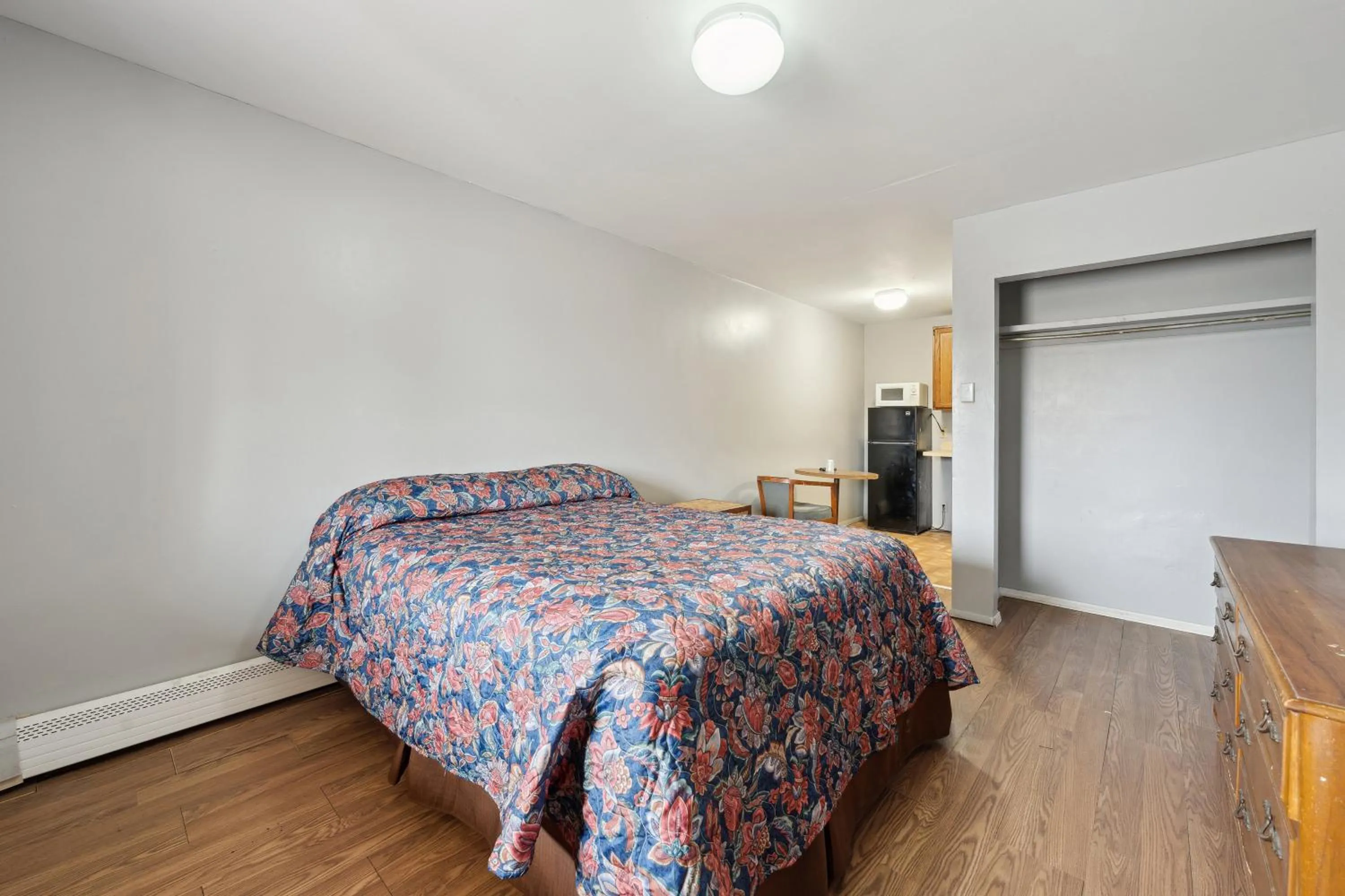 Bedroom, Bed in Flint Motel by OYO MI Near I-475