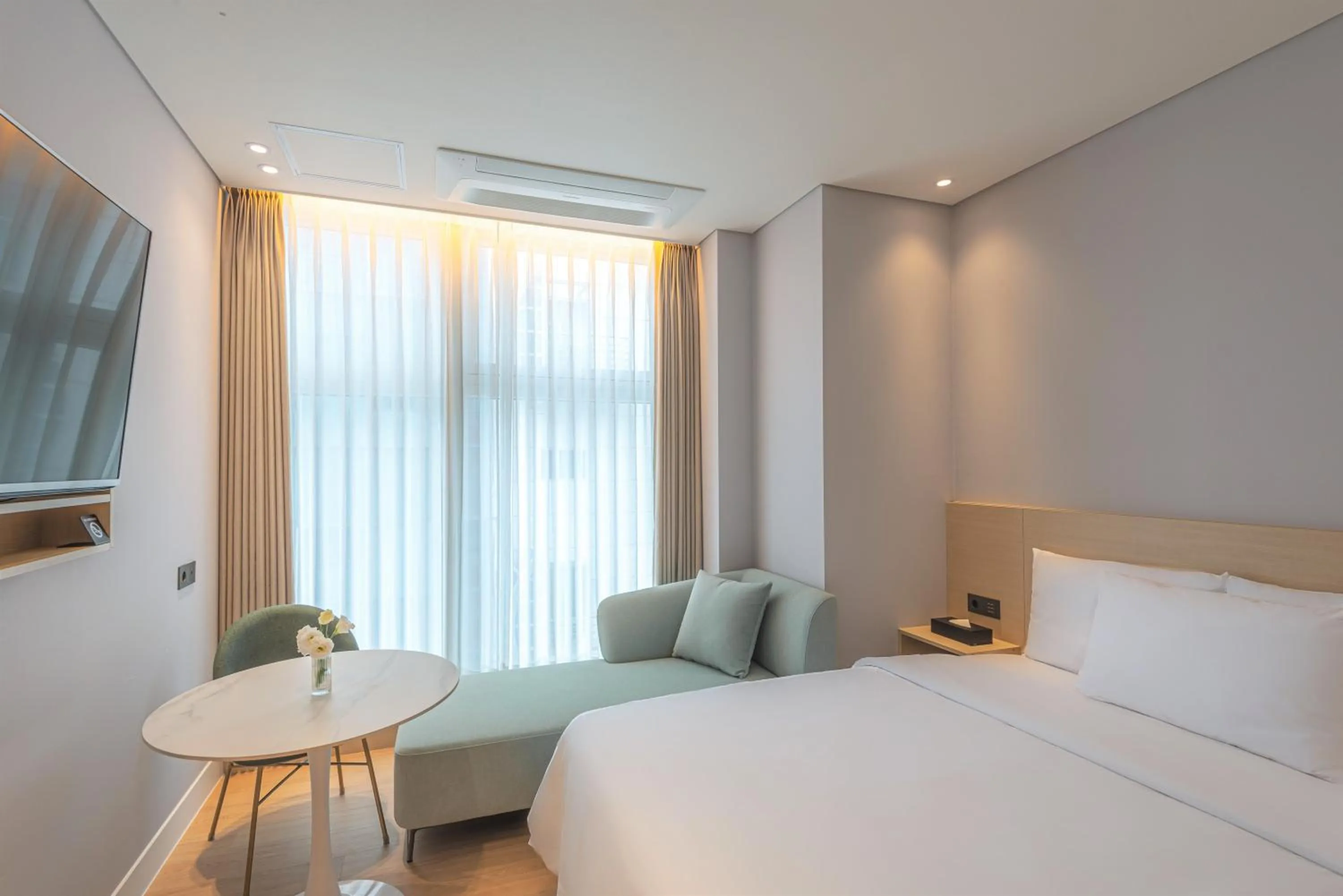 Bedroom, Bed in Hotel Marine view