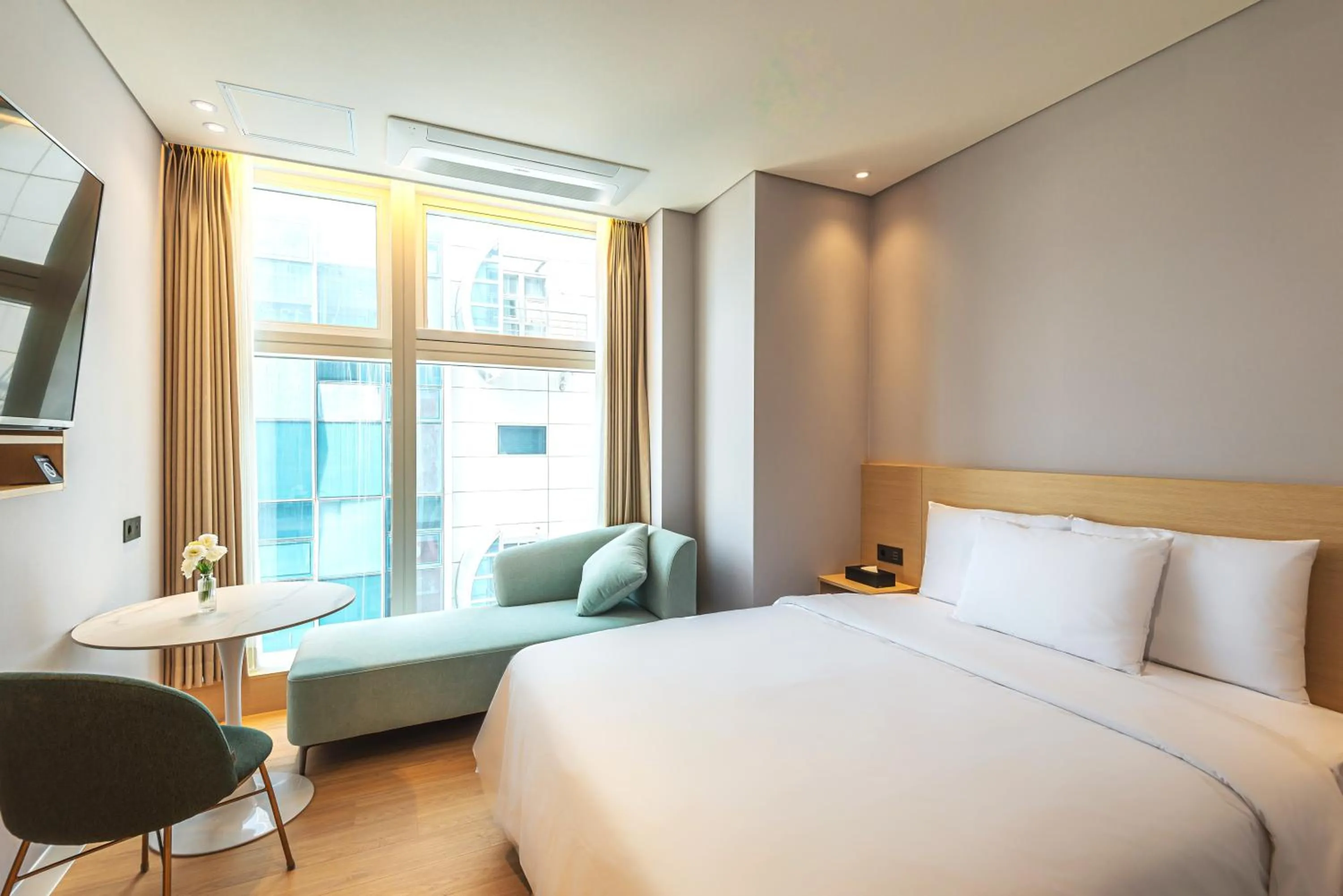 Bedroom, Bed in Hotel Marine view