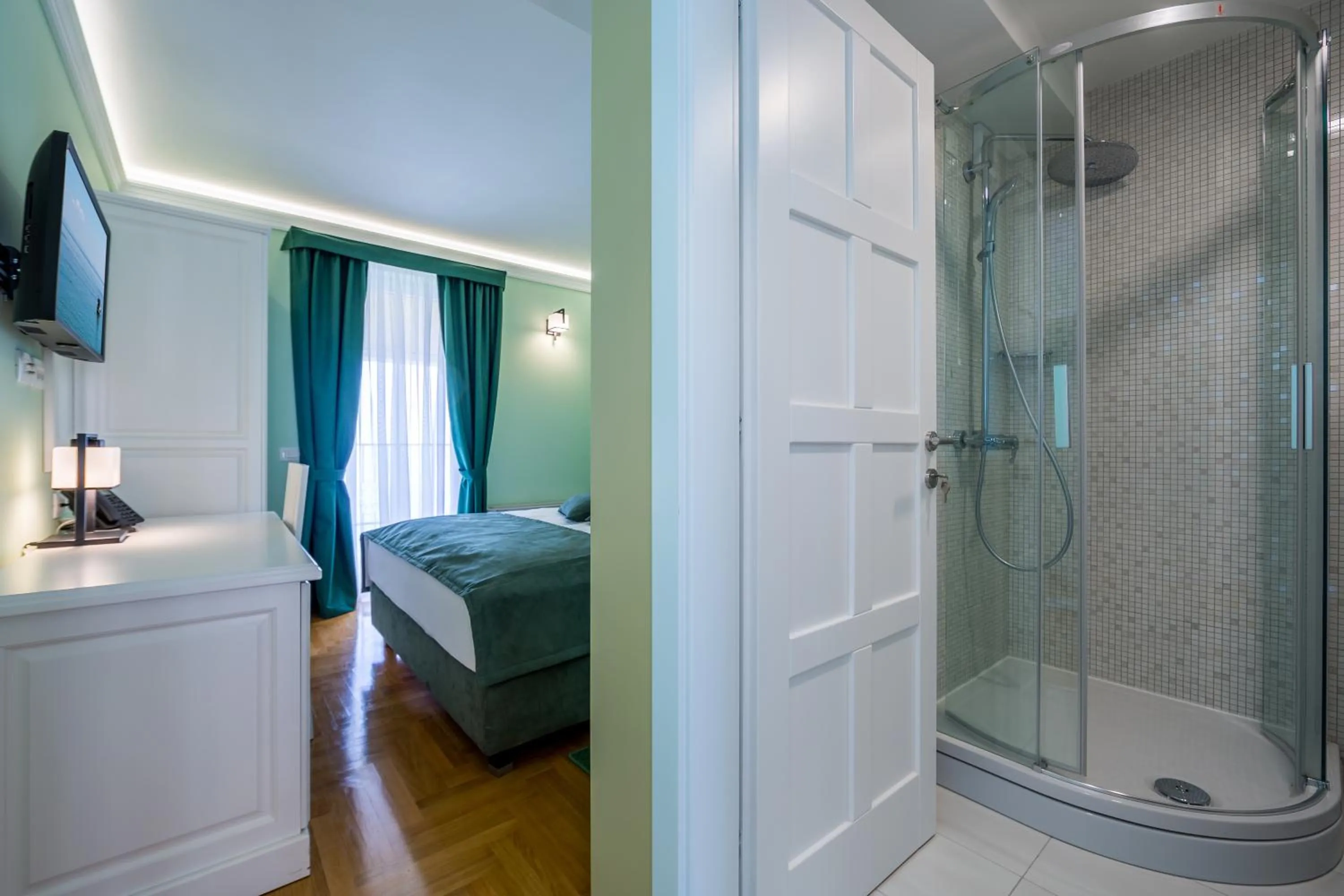 Photo of the whole room, Bed in Hotel Domino