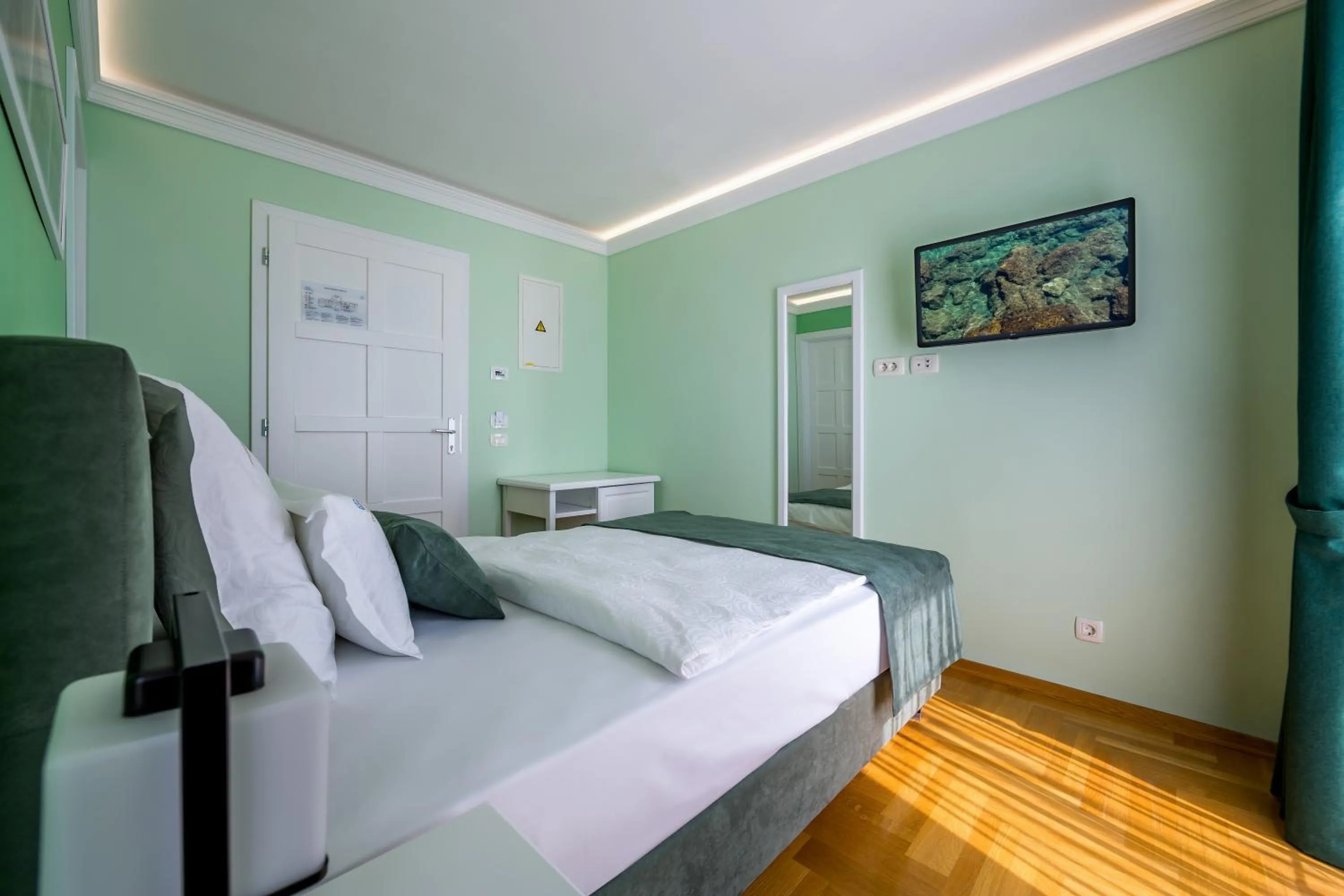 Photo of the whole room, Bed in Hotel Domino