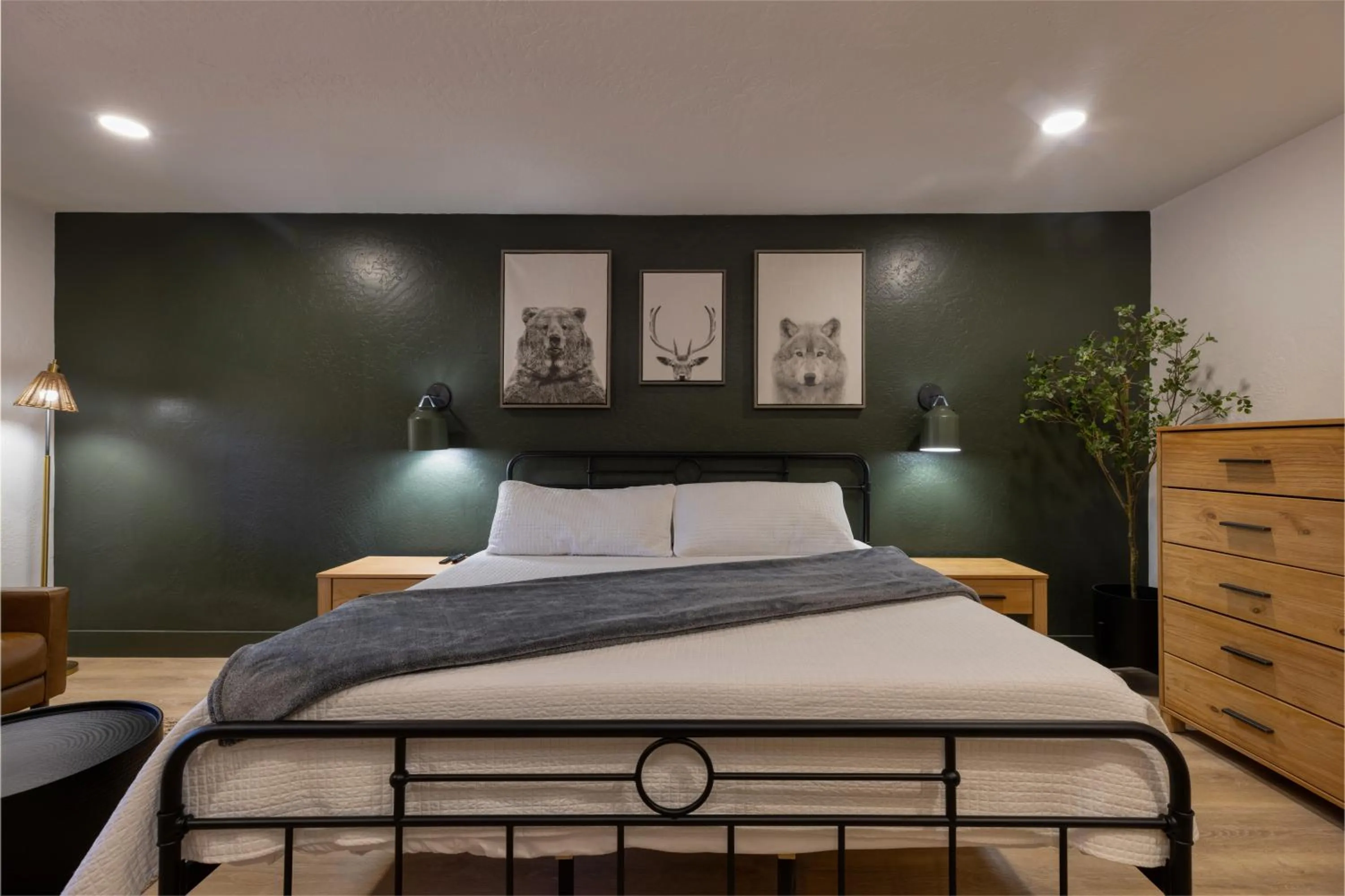 Bed in TimberLodge Inn