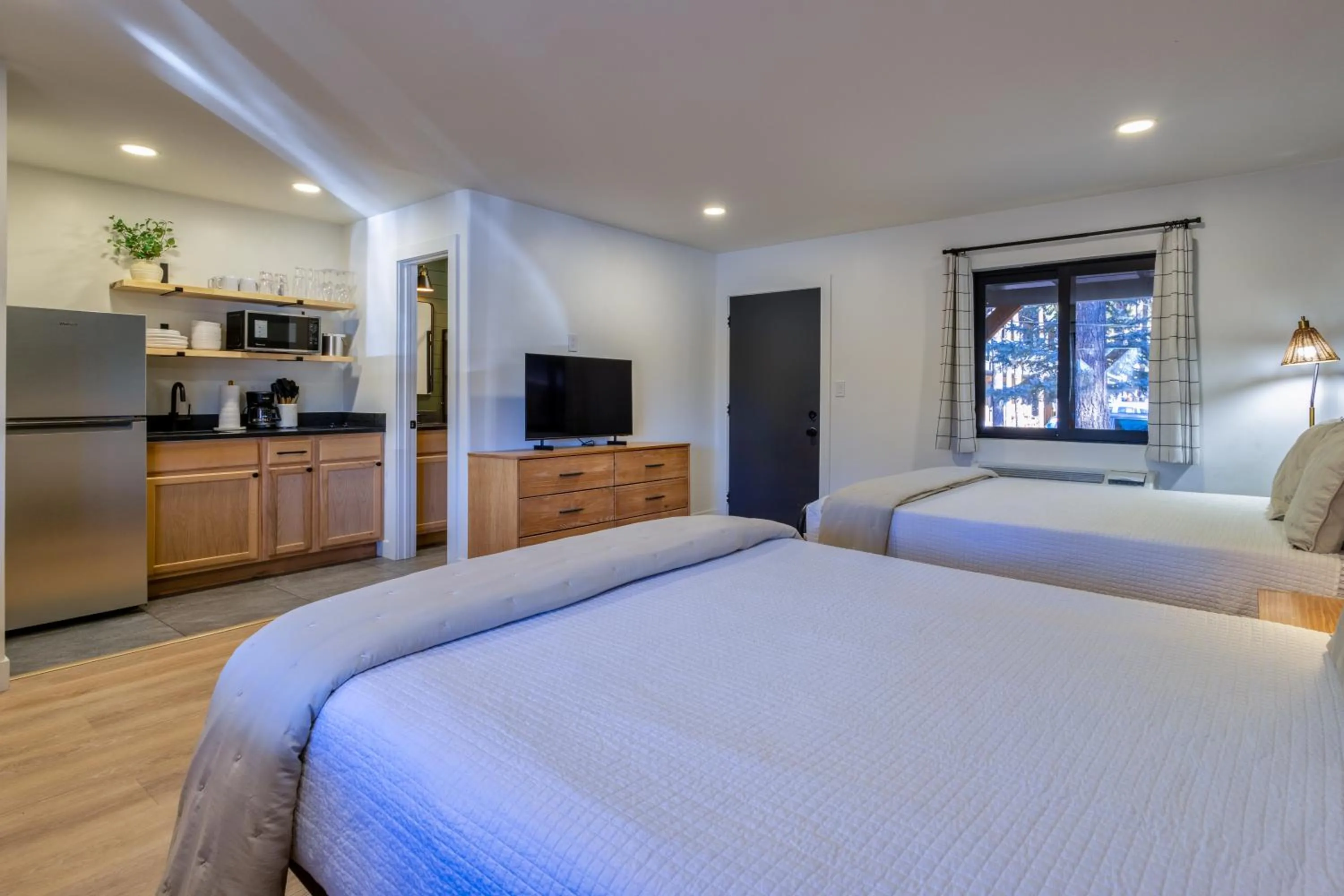 Bed in TimberLodge Inn