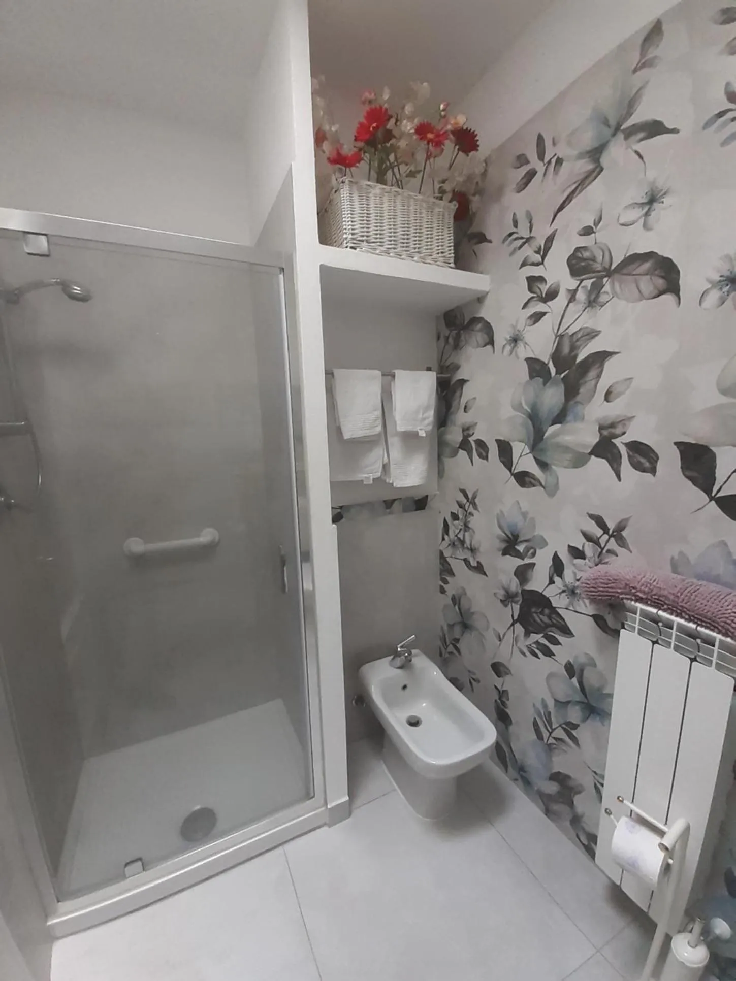 Shower in B&B Villa Bucceri