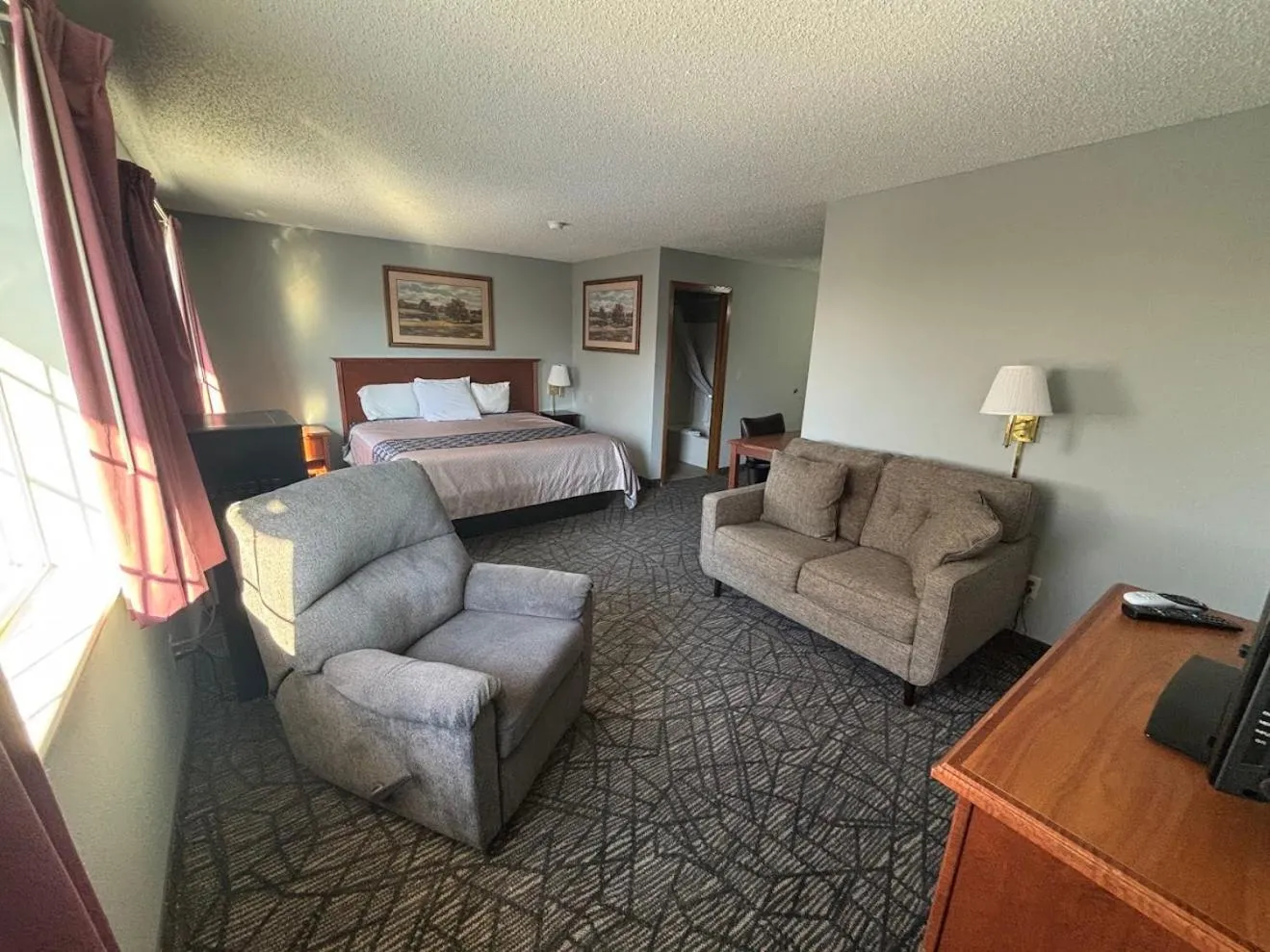 King Suite in Covered Bridge Inn