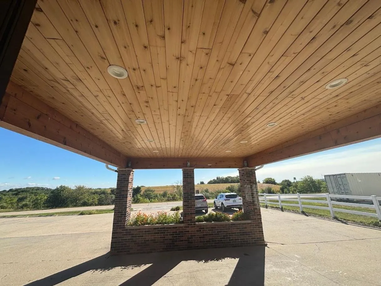 Covered Bridge Inn