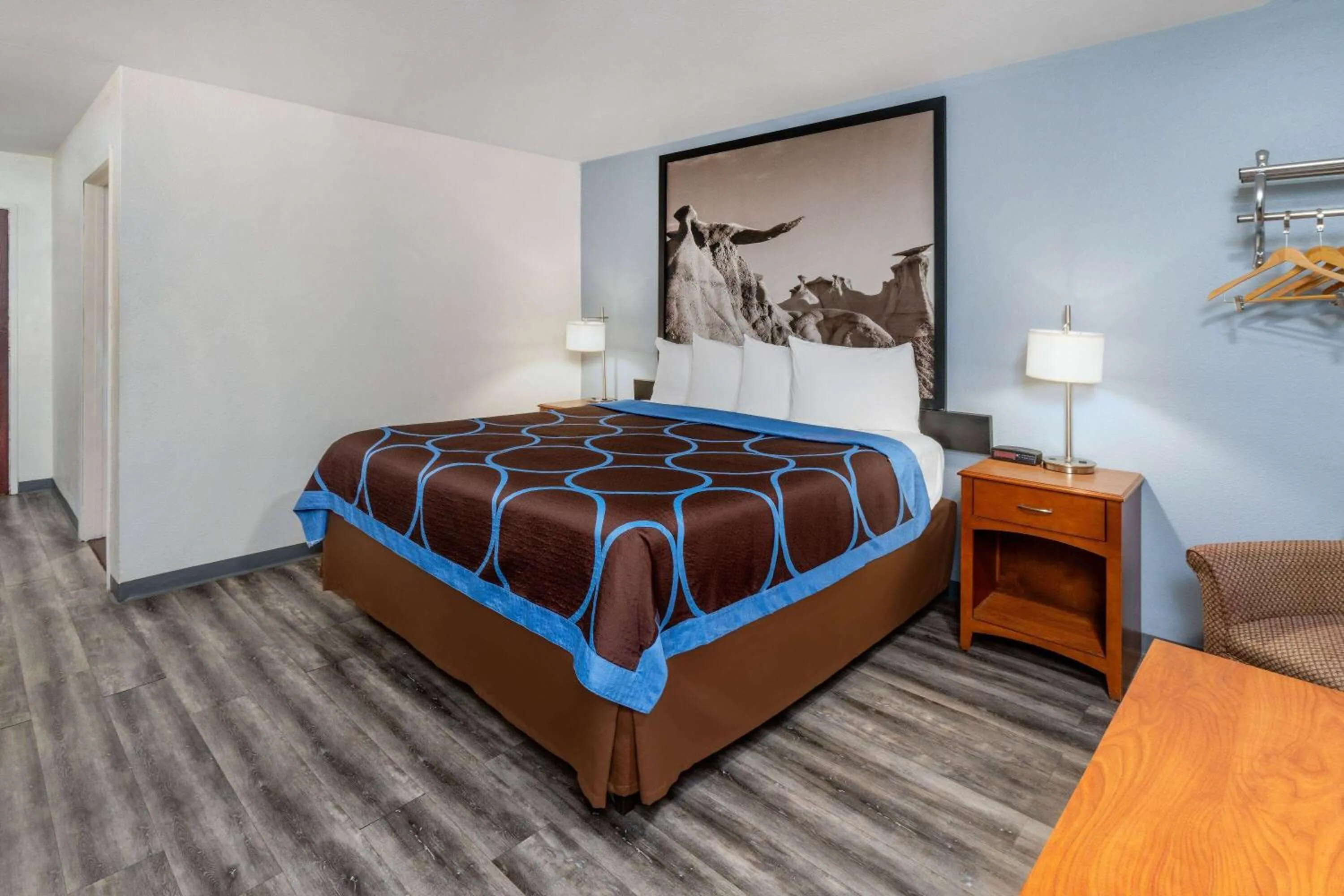 Photo of the whole room, Bed in Super 8 by Wyndham Clayton