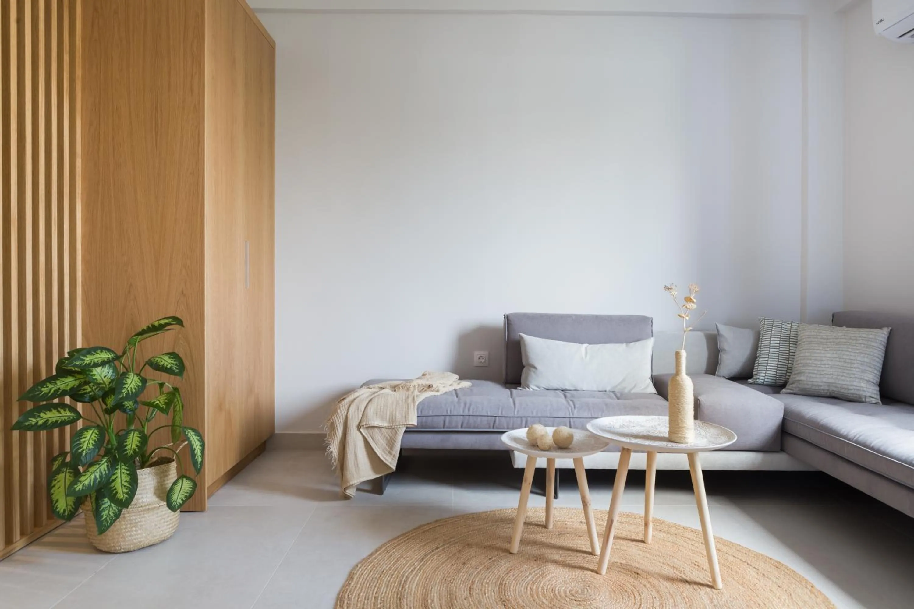 Living room, Bed in Calmare suites
