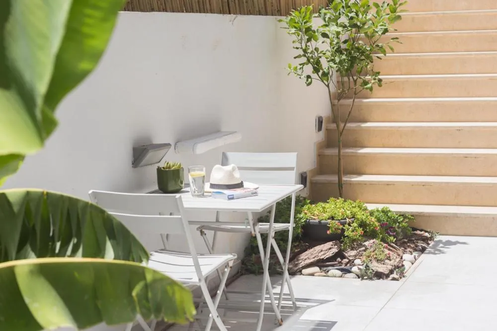 Patio in Calmare suites